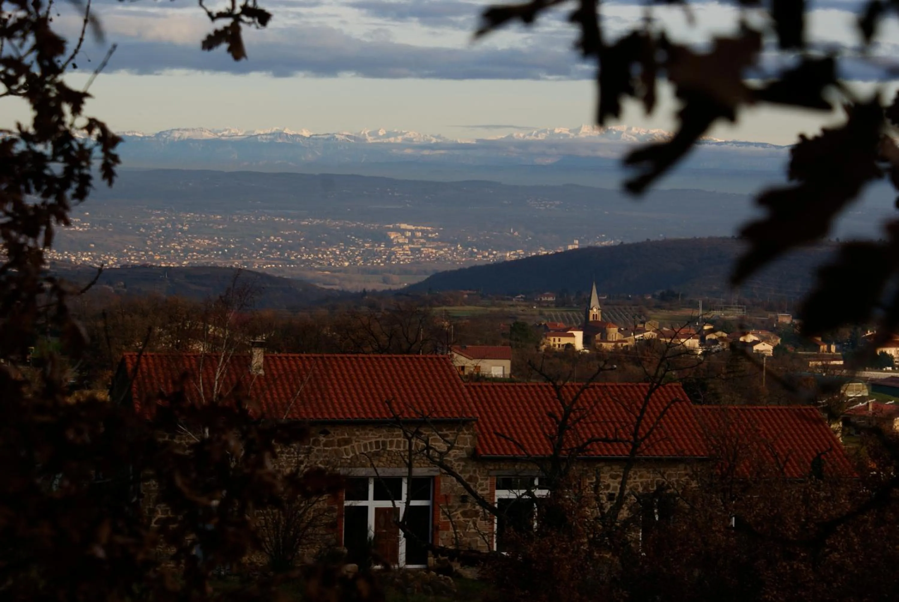 Property building in Le Grand Noë