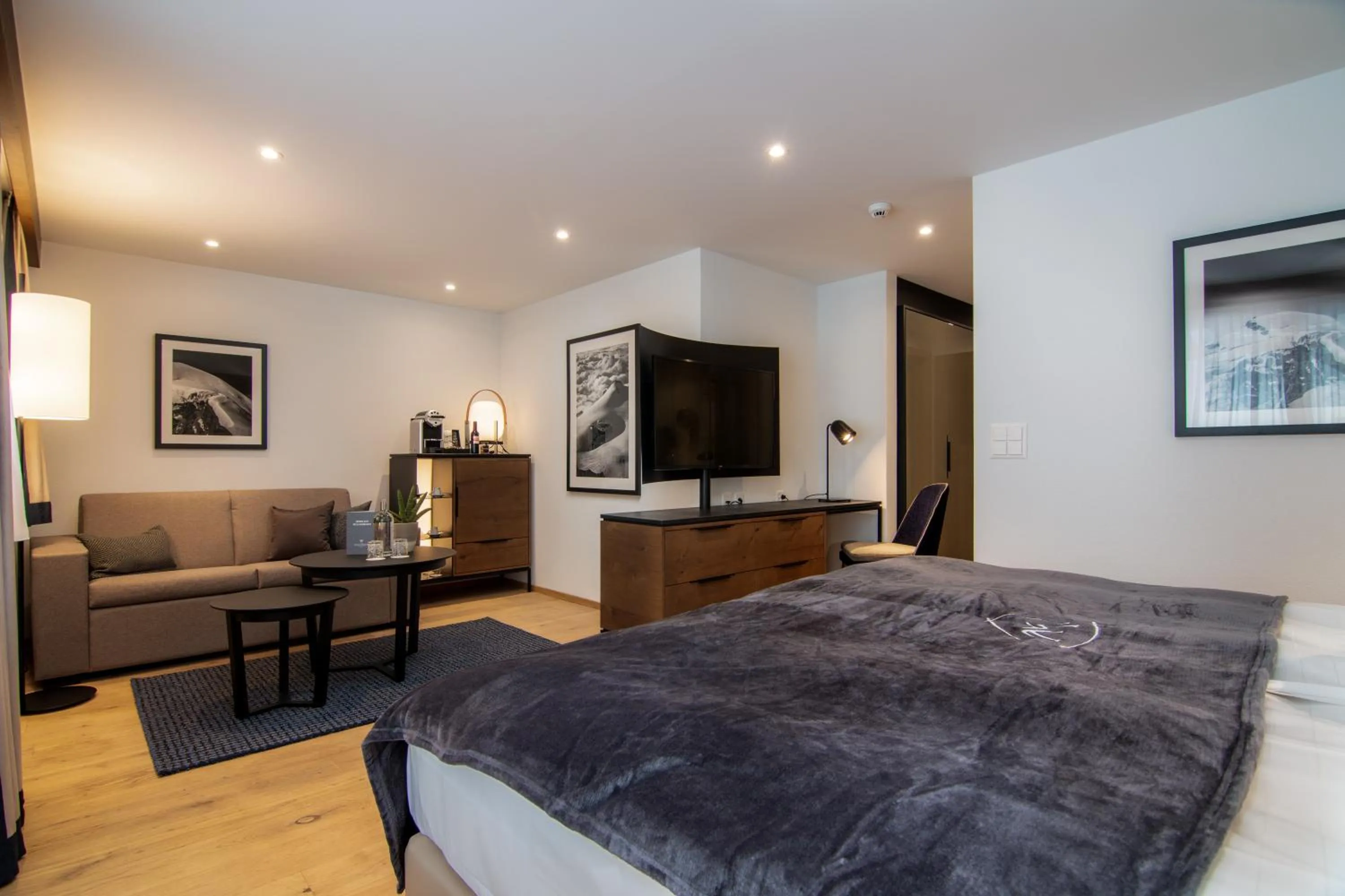 Bedroom, Bed in Walliserhof Grand-Hotel & Spa Relais & Châteaux