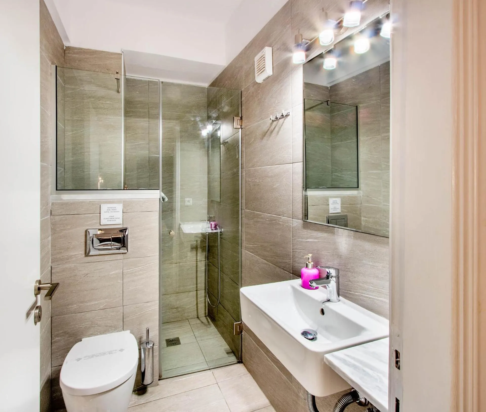 Bathroom in Nefeli Hotel