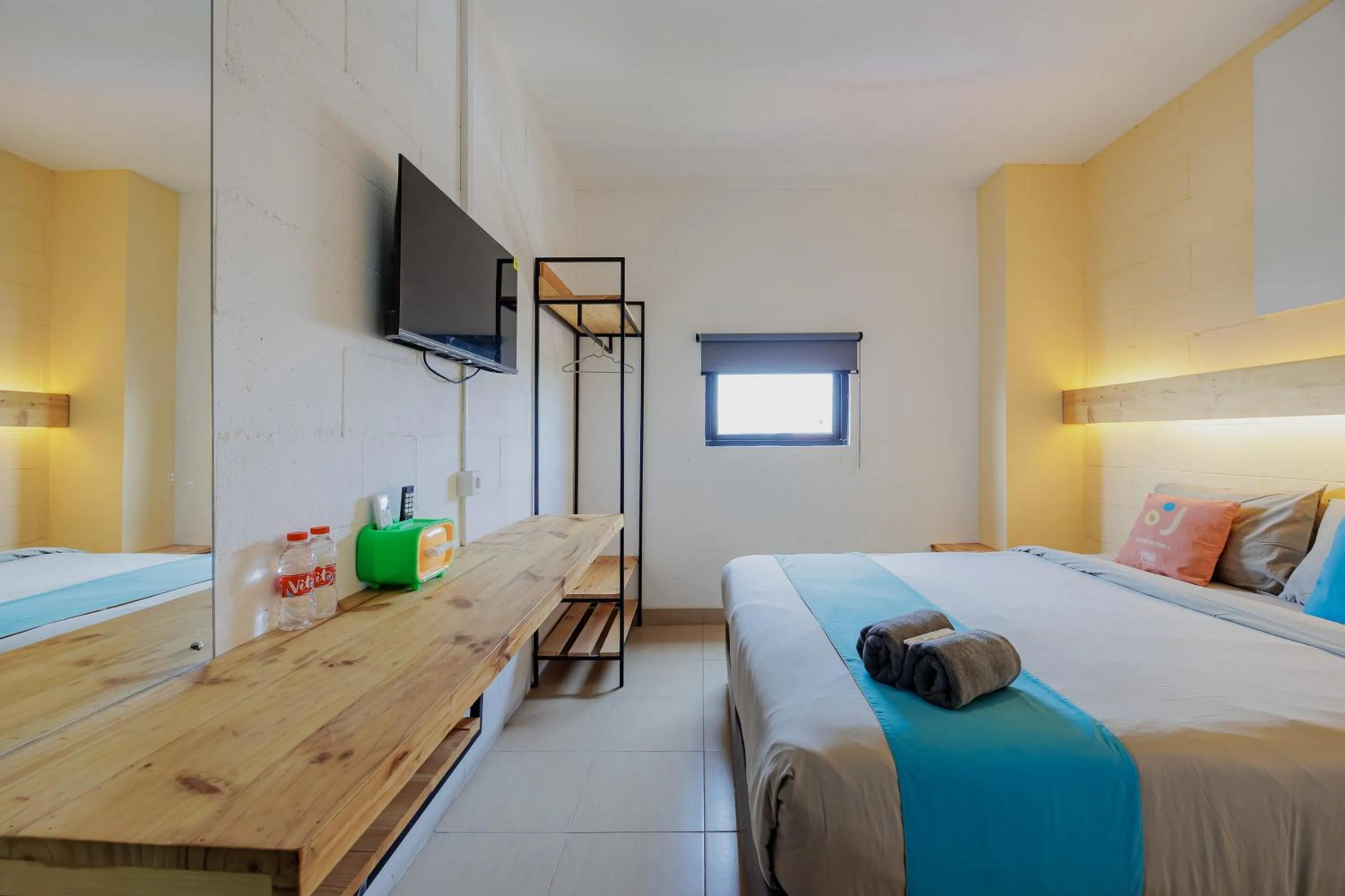 Bedroom, Bed in Sans Hotel Roxy Jakarta