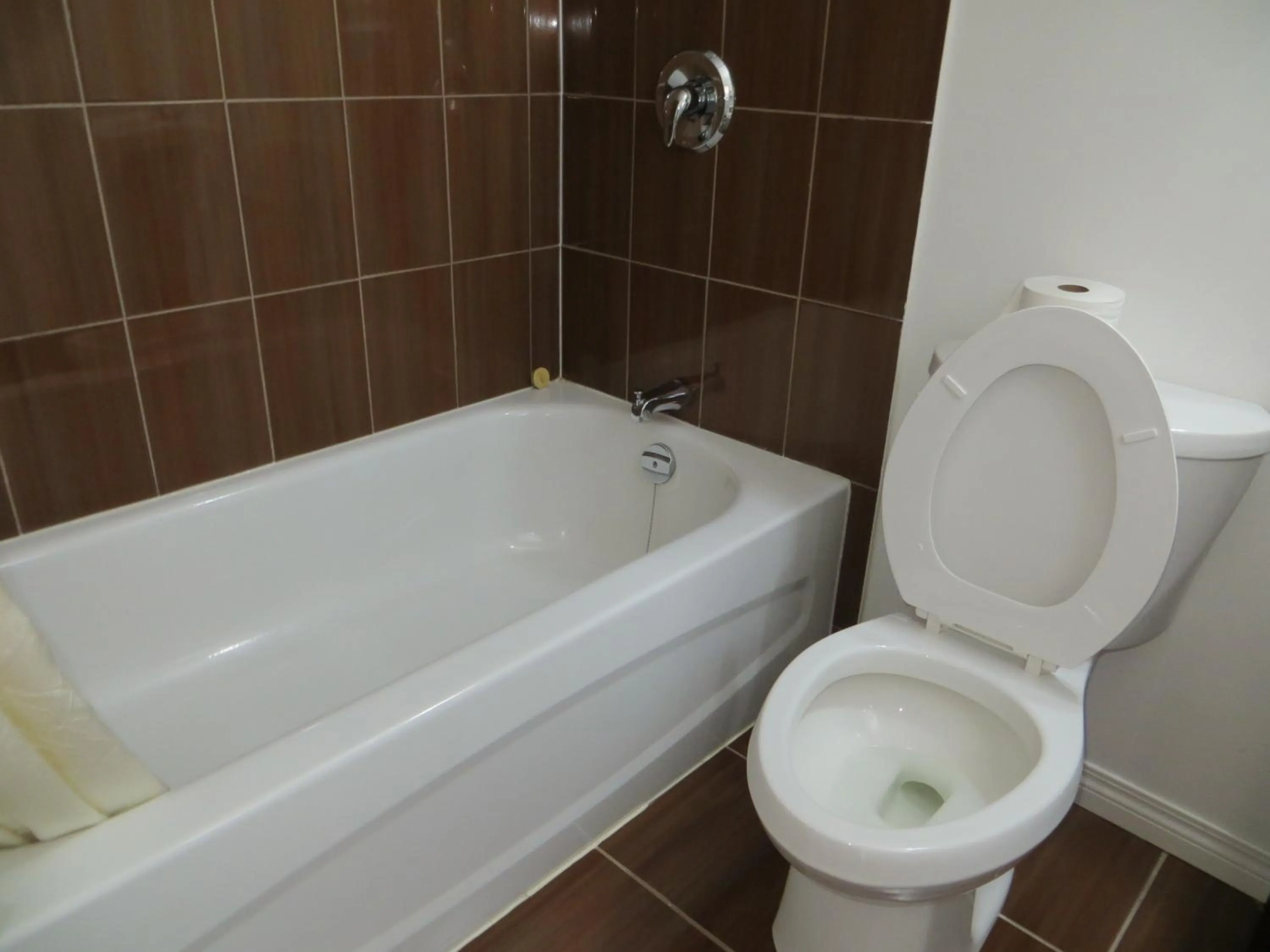 Toilet in Sundown Motel