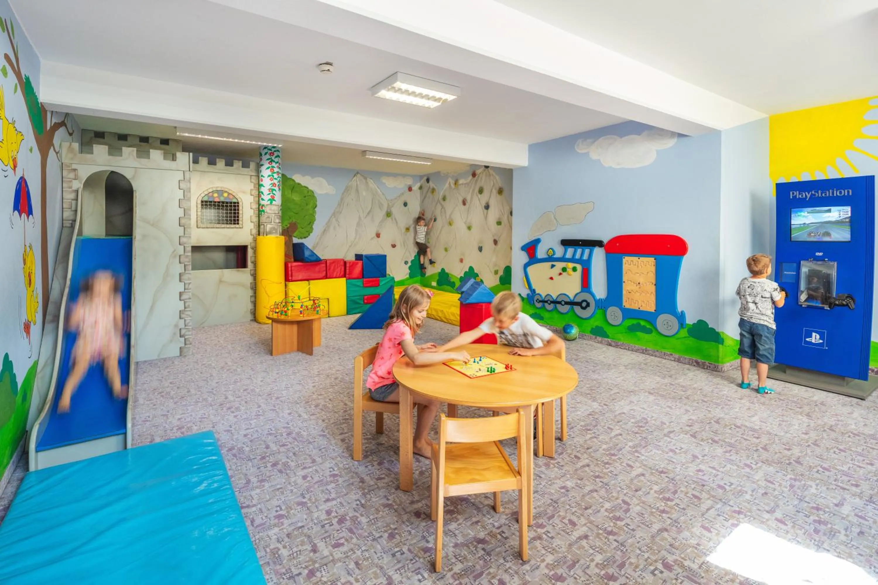 Game Room in Apparthotel Talhof, Restaurant, Pool und Spa