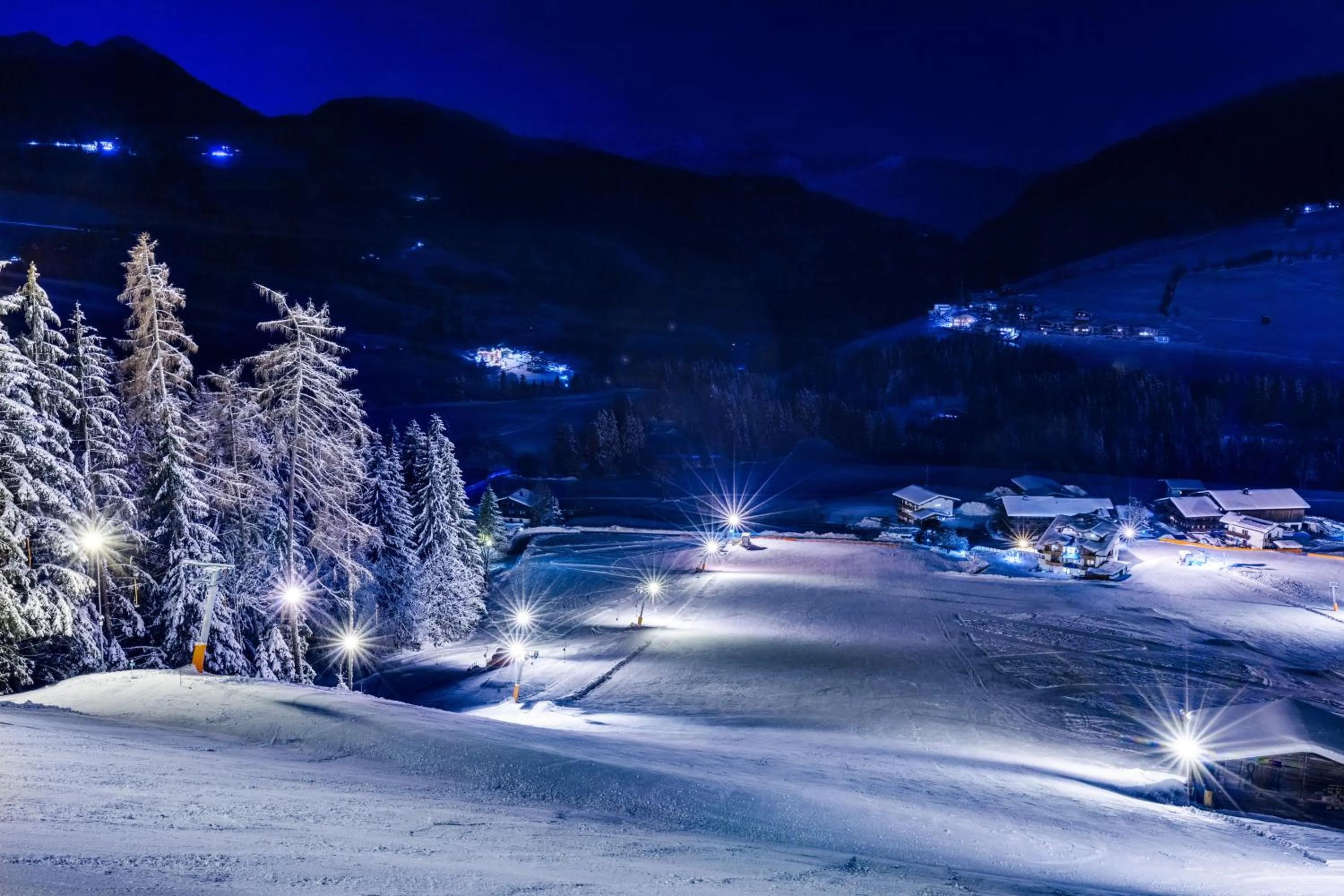 Night in Apparthotel Talhof, Restaurant, Pool und Spa