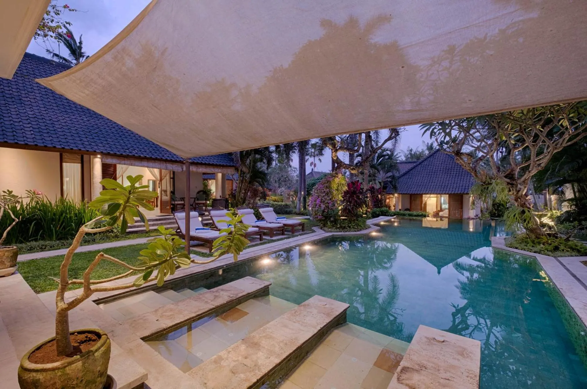 Property building in Kutus Kutus Estuary Saba Beach