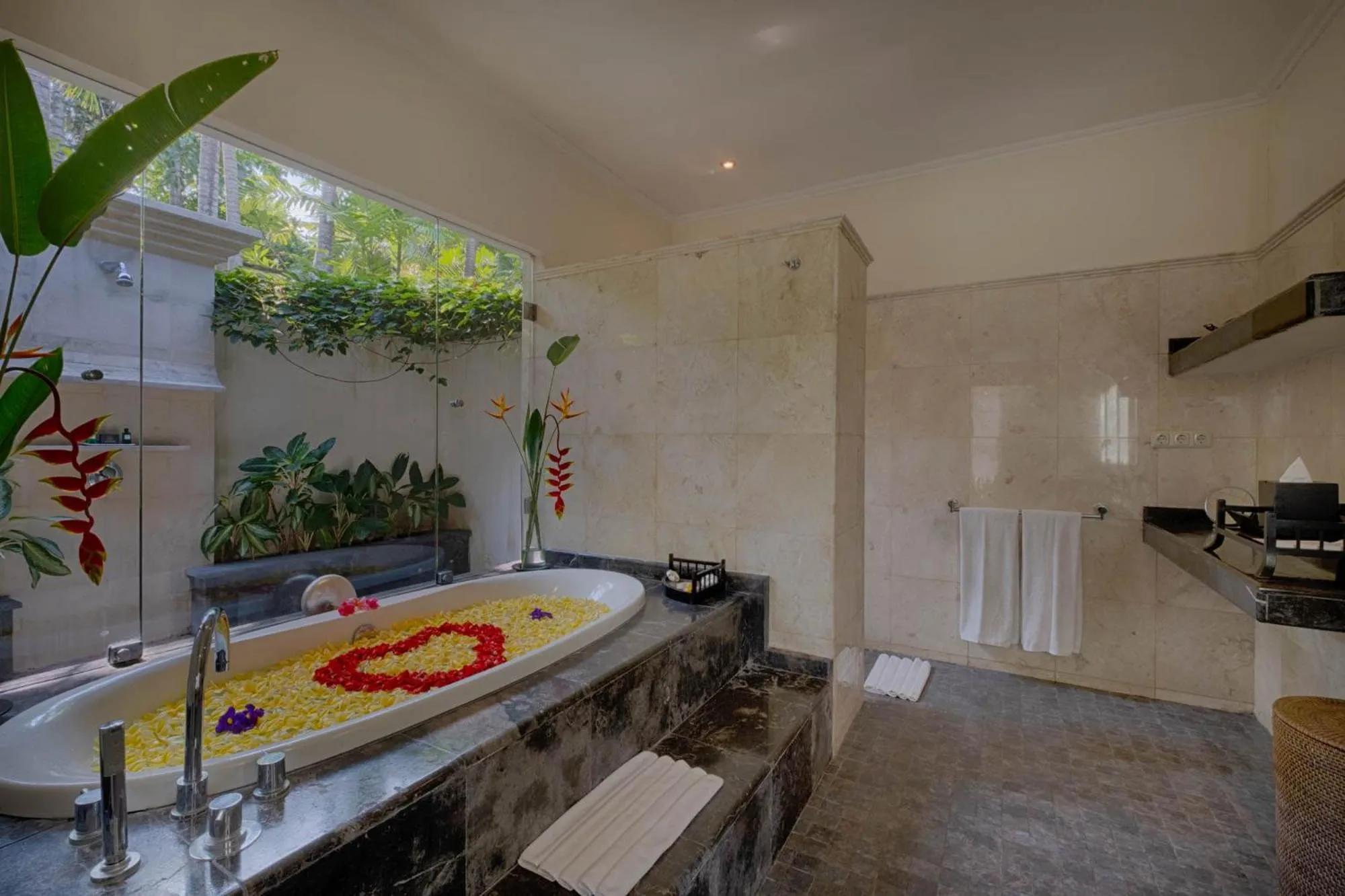 Bathroom in Kutus Kutus Estuary Saba Beach