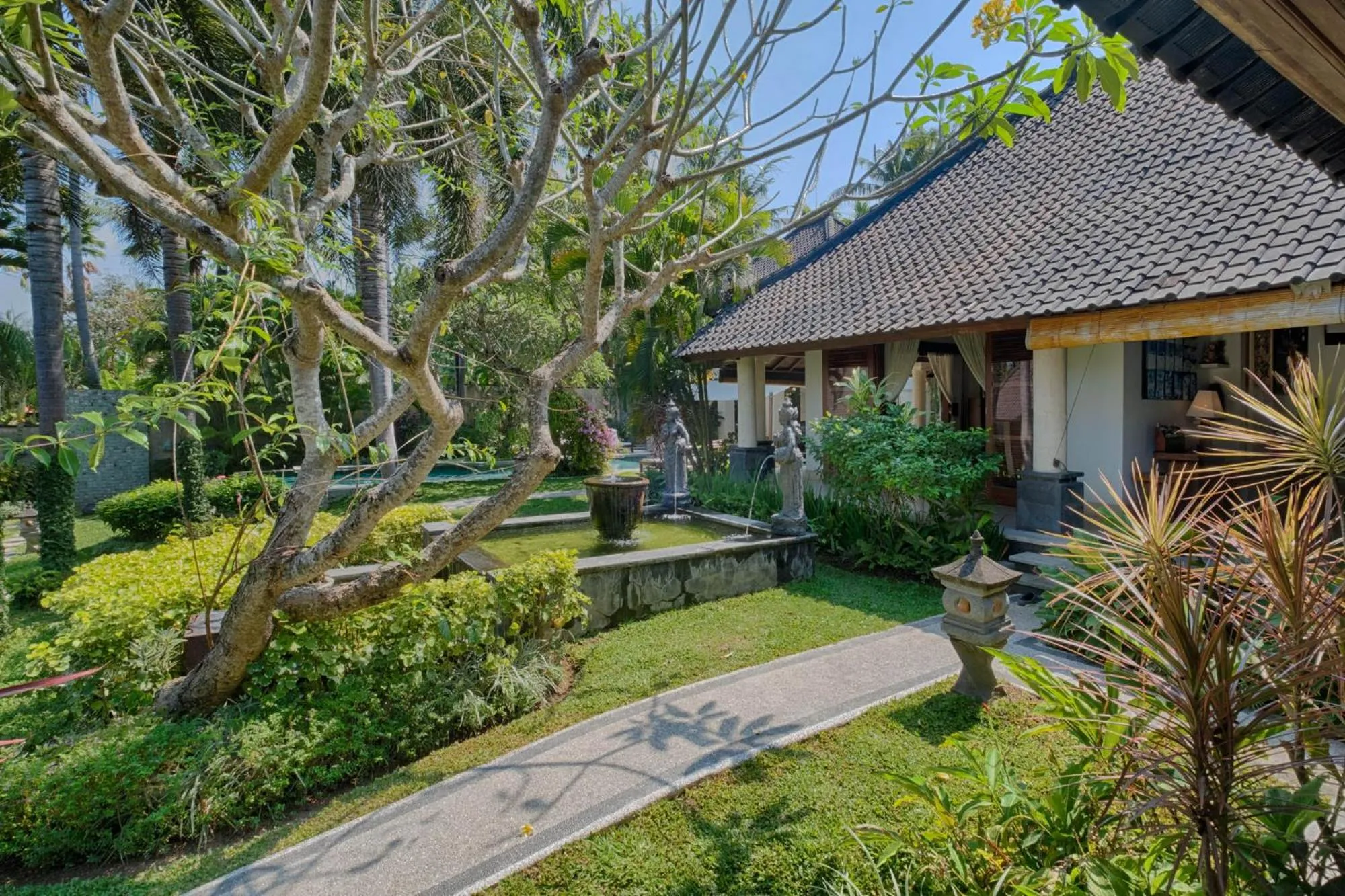 Property building in Kutus Kutus Estuary Saba Beach