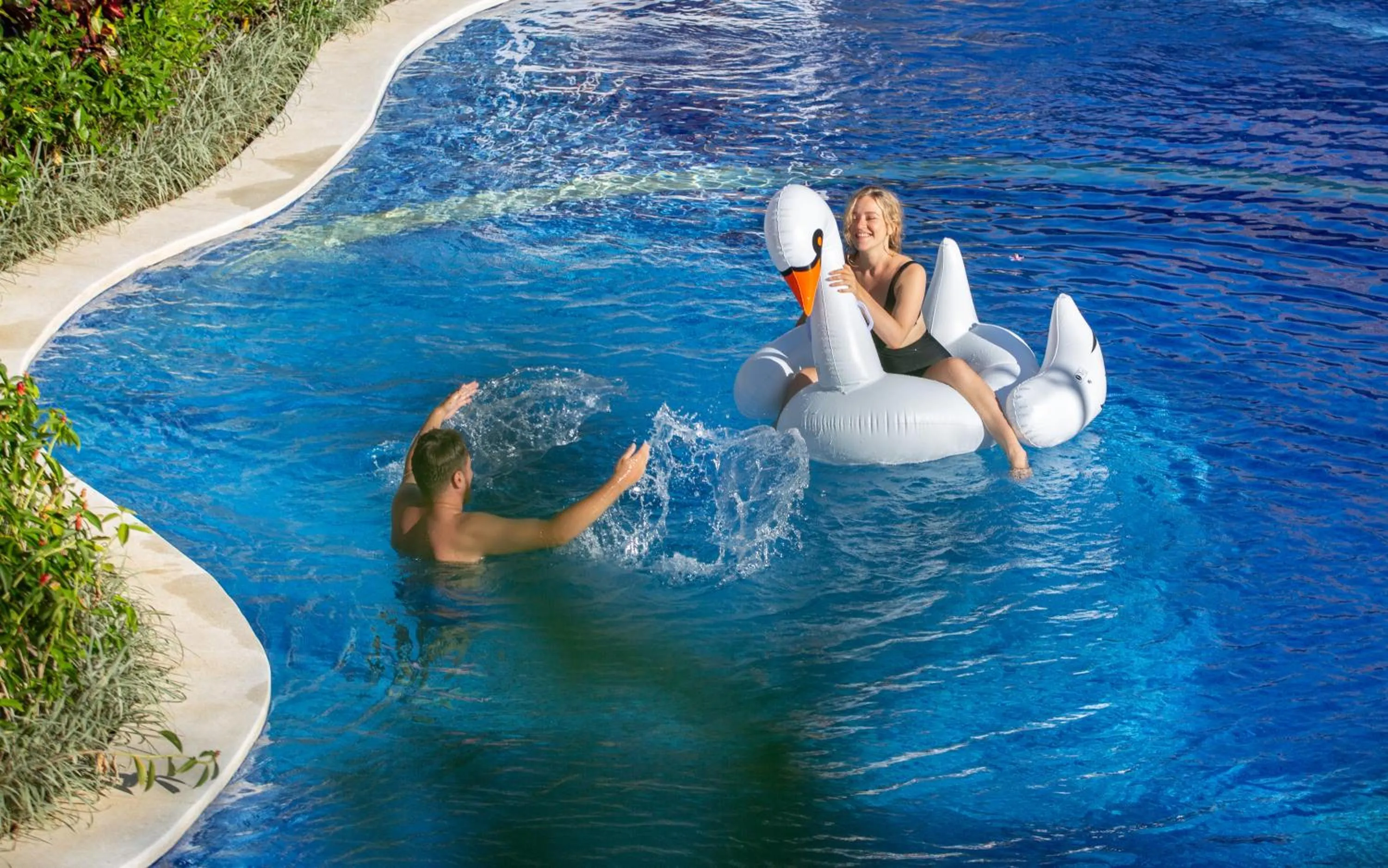 Swimming pool in Kutus Kutus Estuary Saba Beach