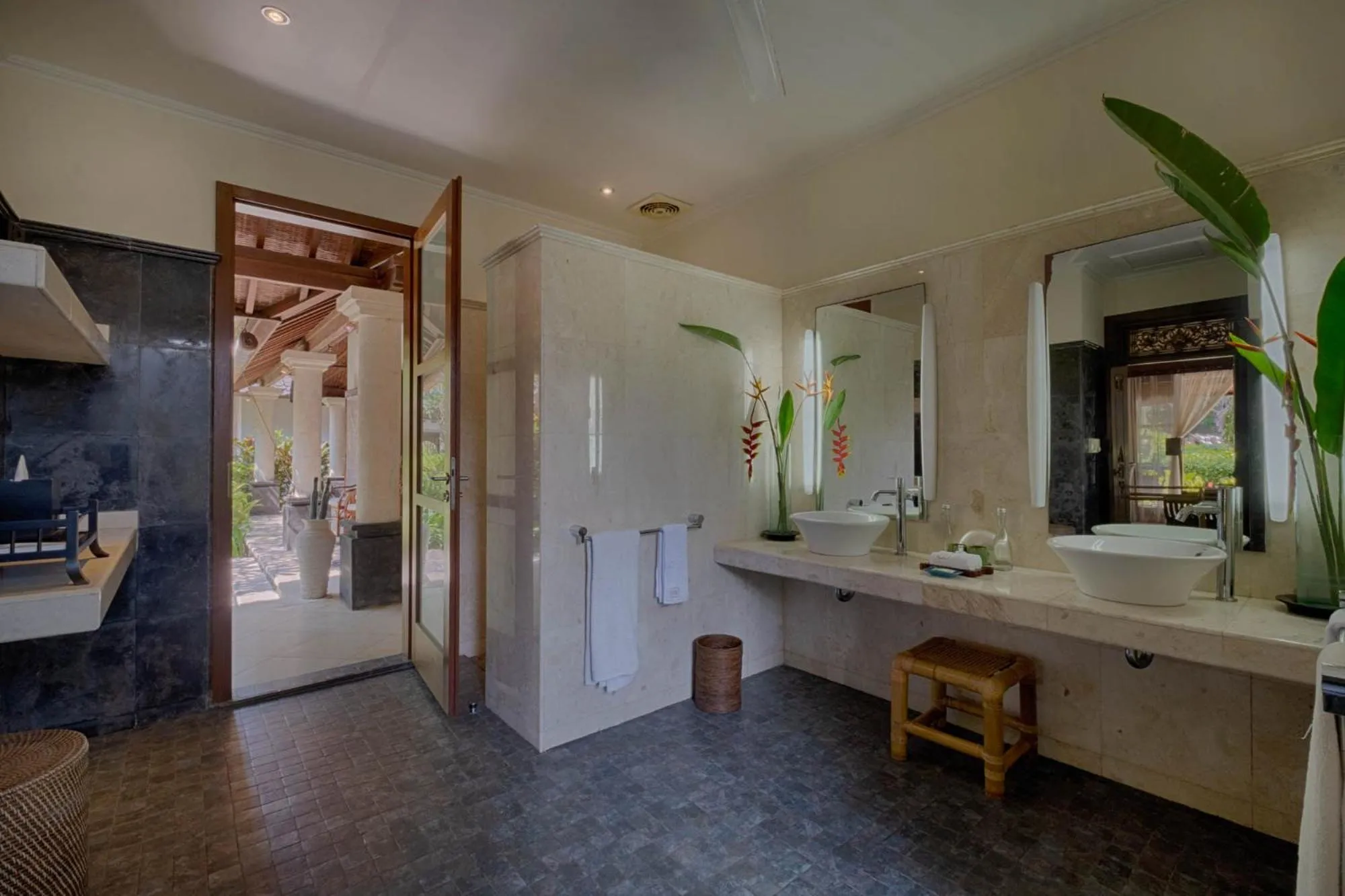 Bathroom in Kutus Kutus Estuary Saba Beach