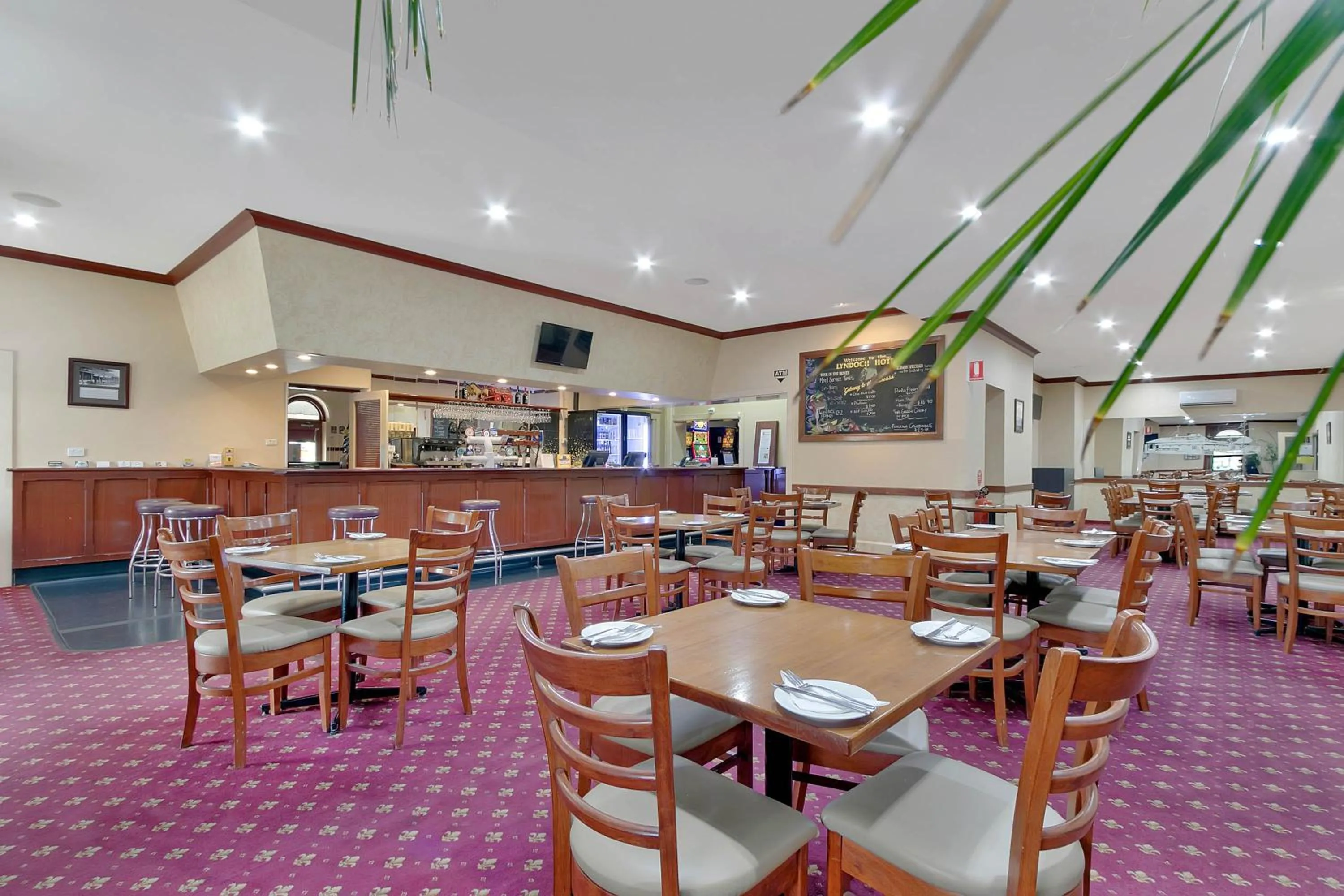 Restaurant/places to eat in Lyndoch Hotel
