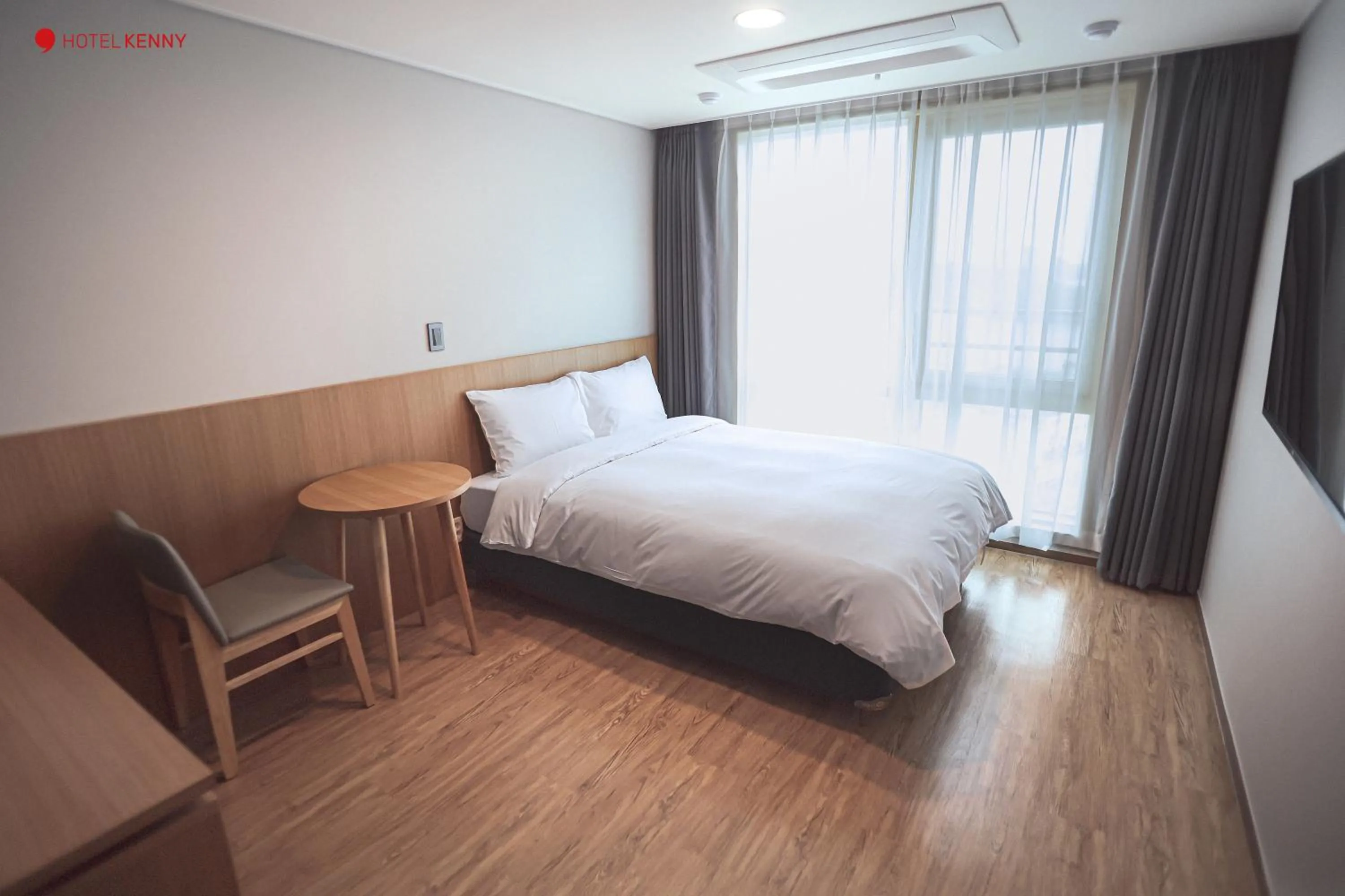 Bedroom, Bed in Hotel Kenny Yeosu