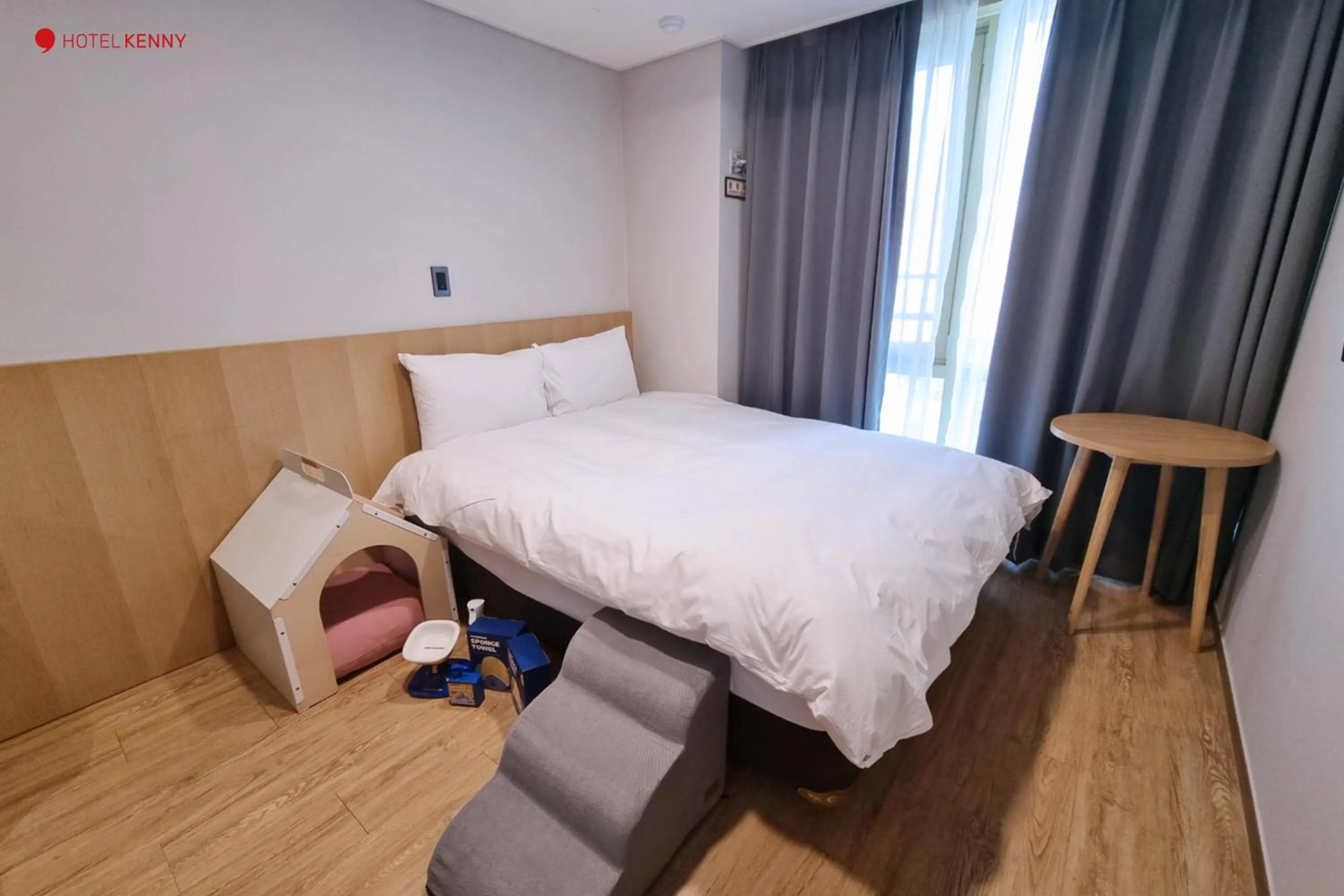 Bedroom, Bed in Hotel Kenny Yeosu