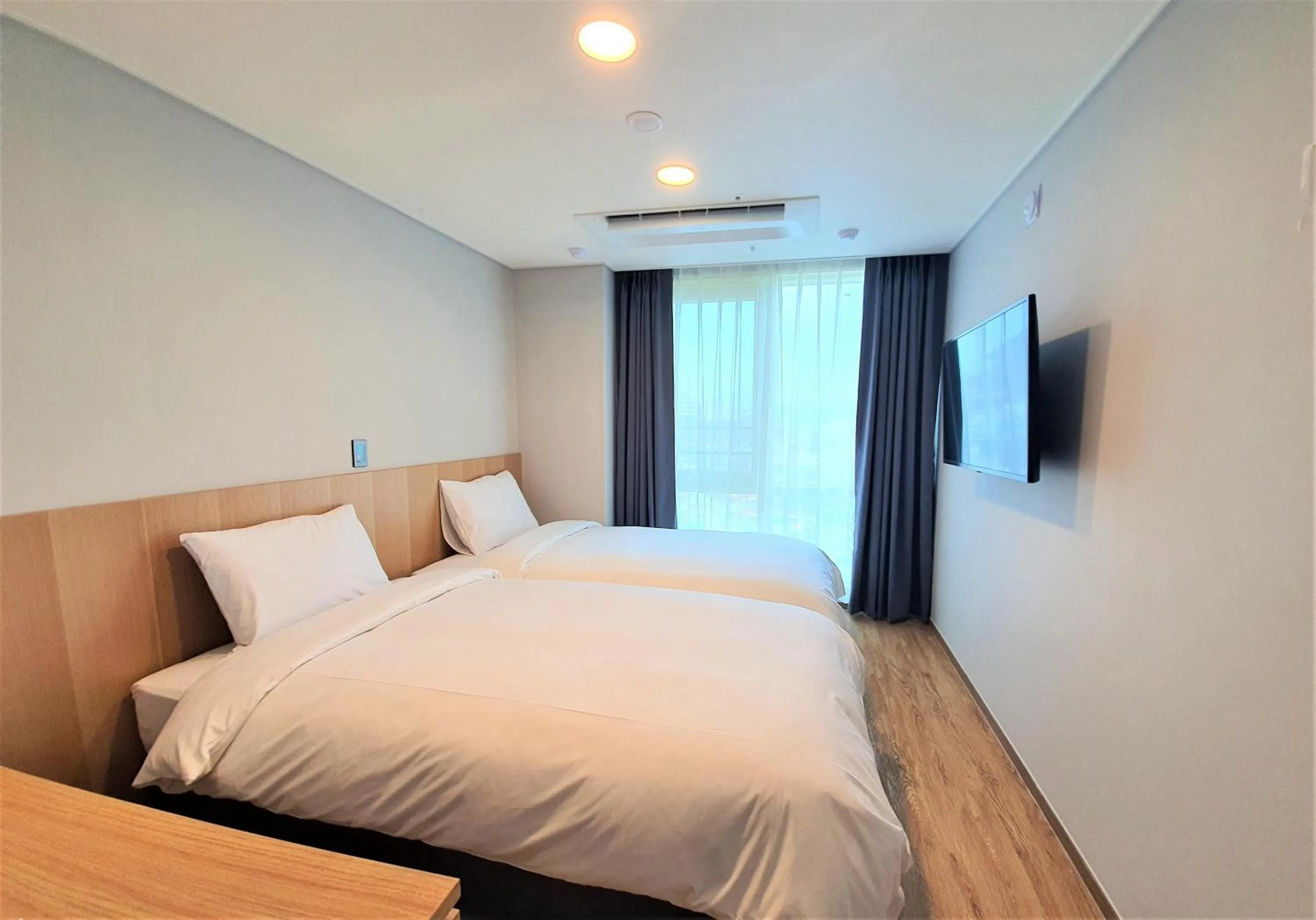 Bedroom, Bed in Hotel Kenny Yeosu