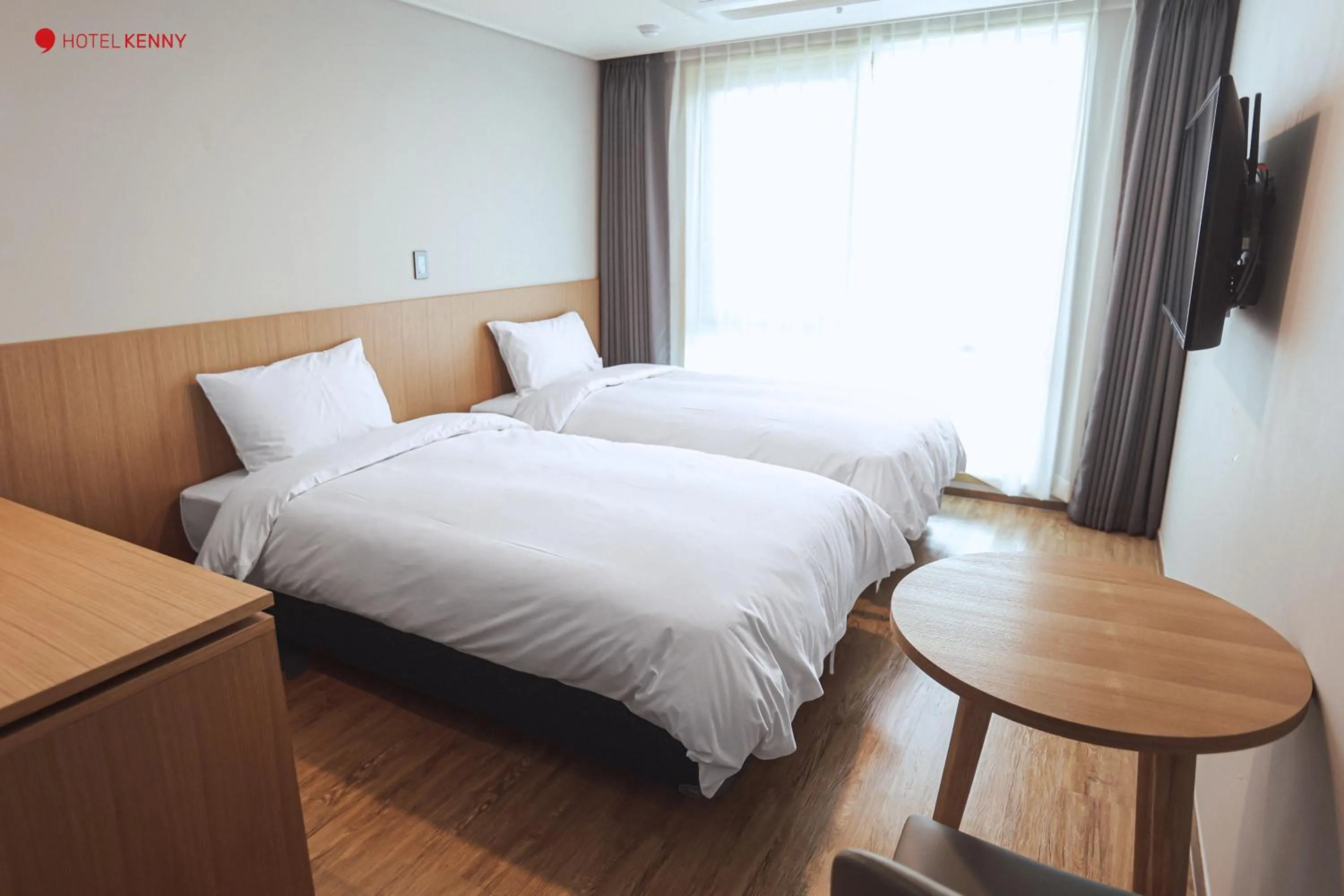 Bedroom, Bed in Hotel Kenny Yeosu