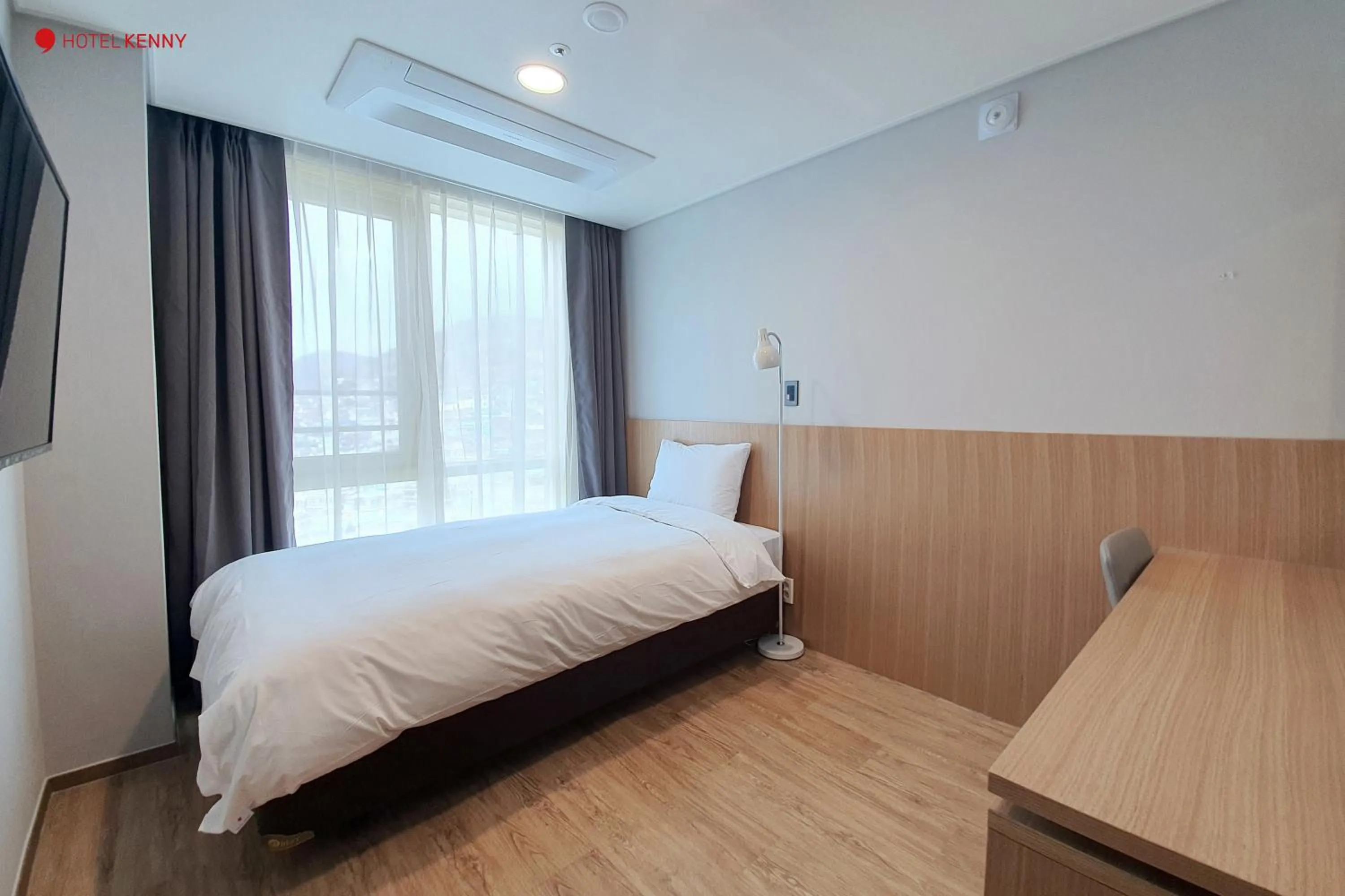 Bedroom, Bed in Hotel Kenny Yeosu