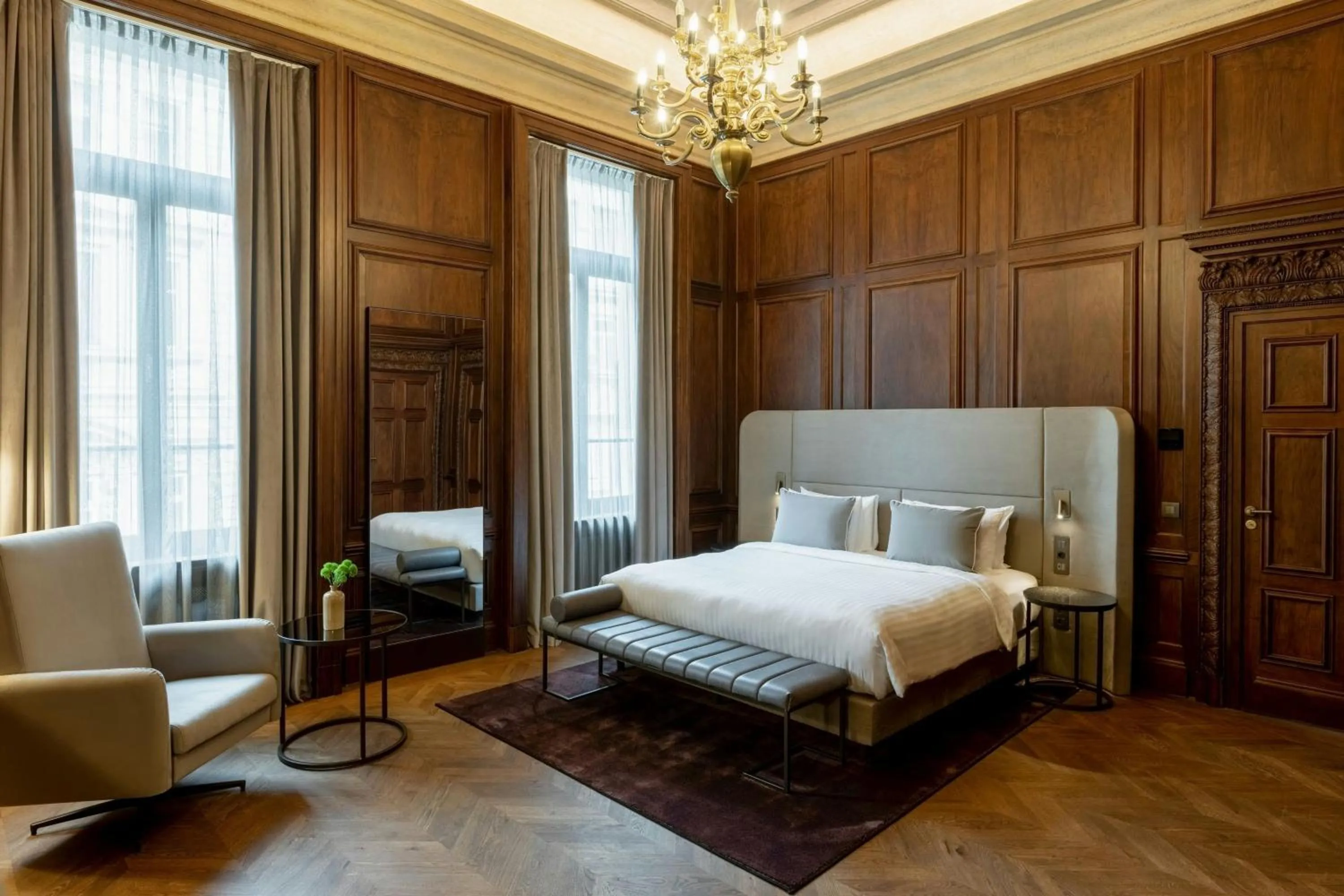 Photo of the whole room, Bed in The Marmorosch Bucharest, Autograph Collection