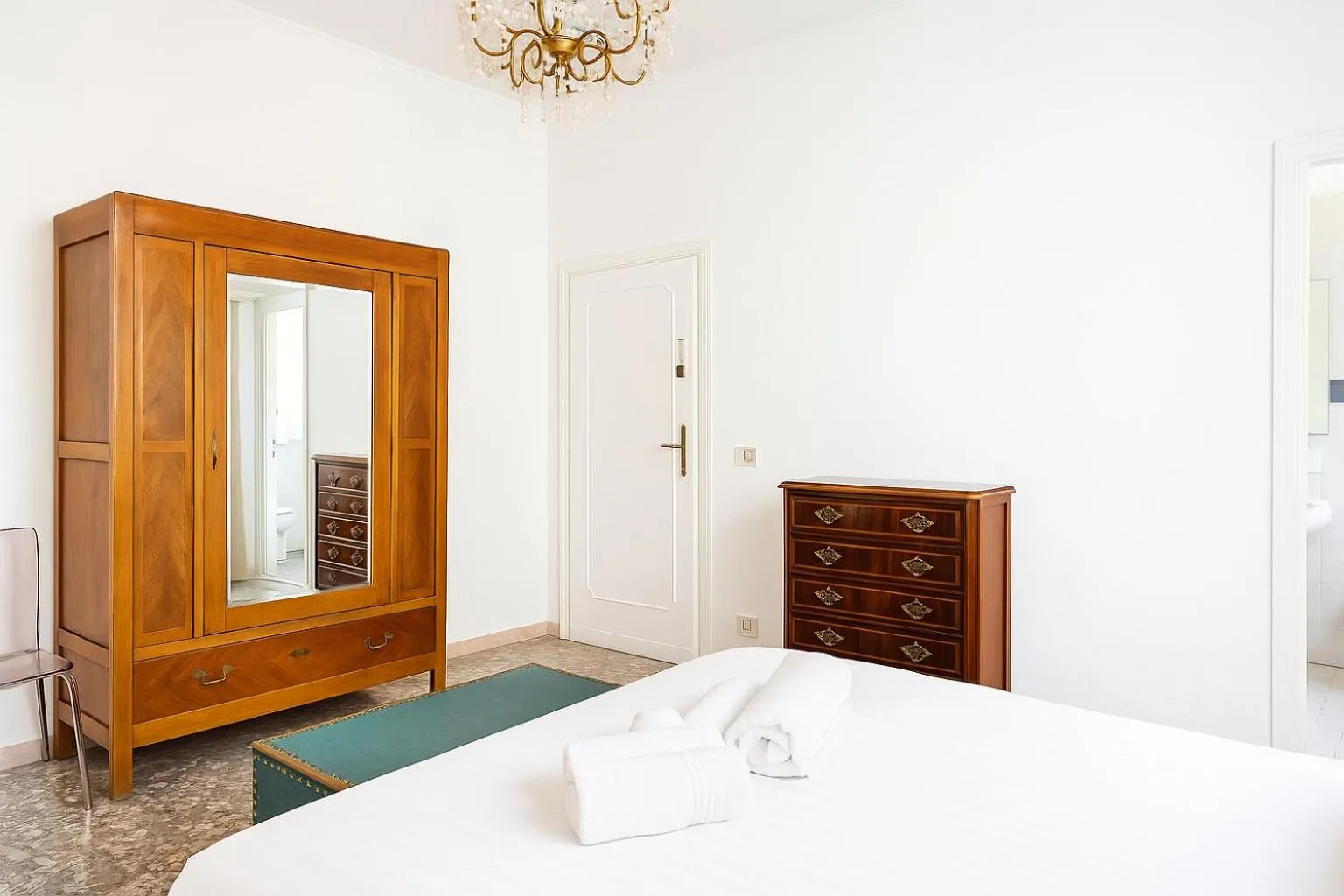 Bed in Roma Talenti Breme B&B