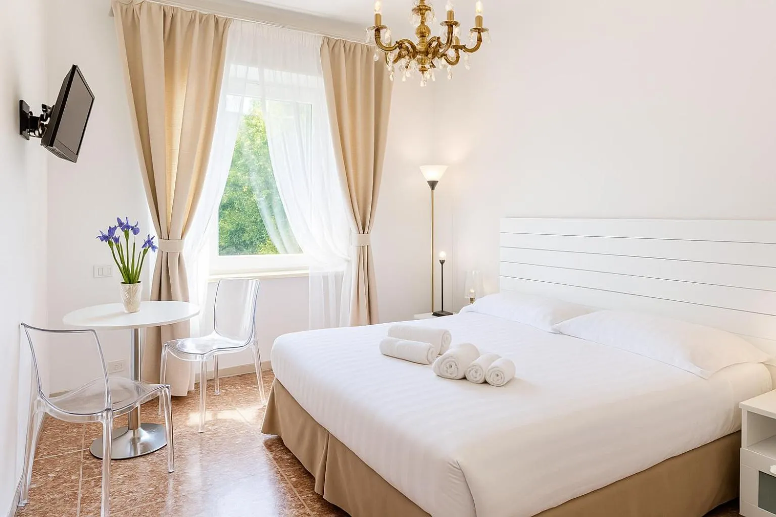 Bed in Roma Talenti Breme B&B