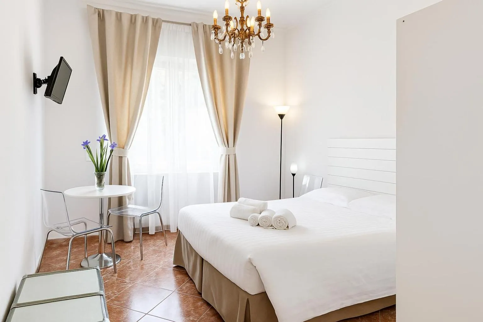 Bed in Roma Talenti Breme B&B