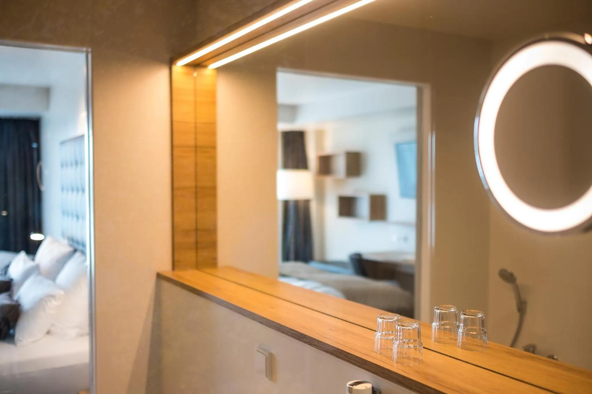 Bathroom, Bed in Rebhan's Business und Wellness Hotel