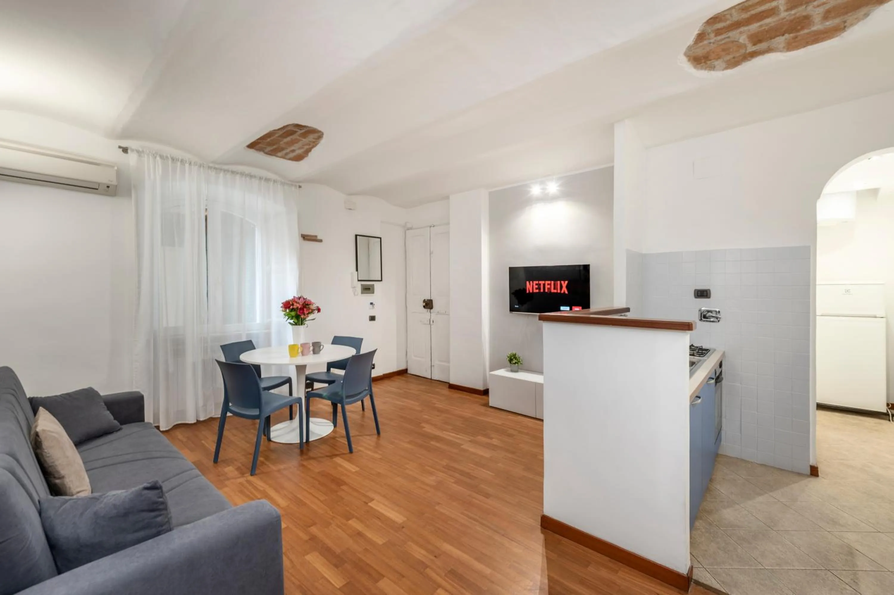 Living room in White Rooms Colosseo