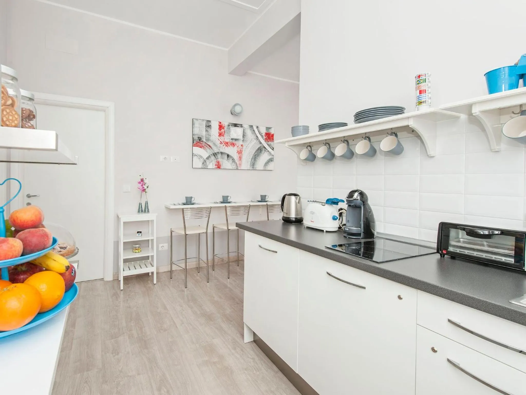 Restaurant/places to eat in White Rooms Colosseo