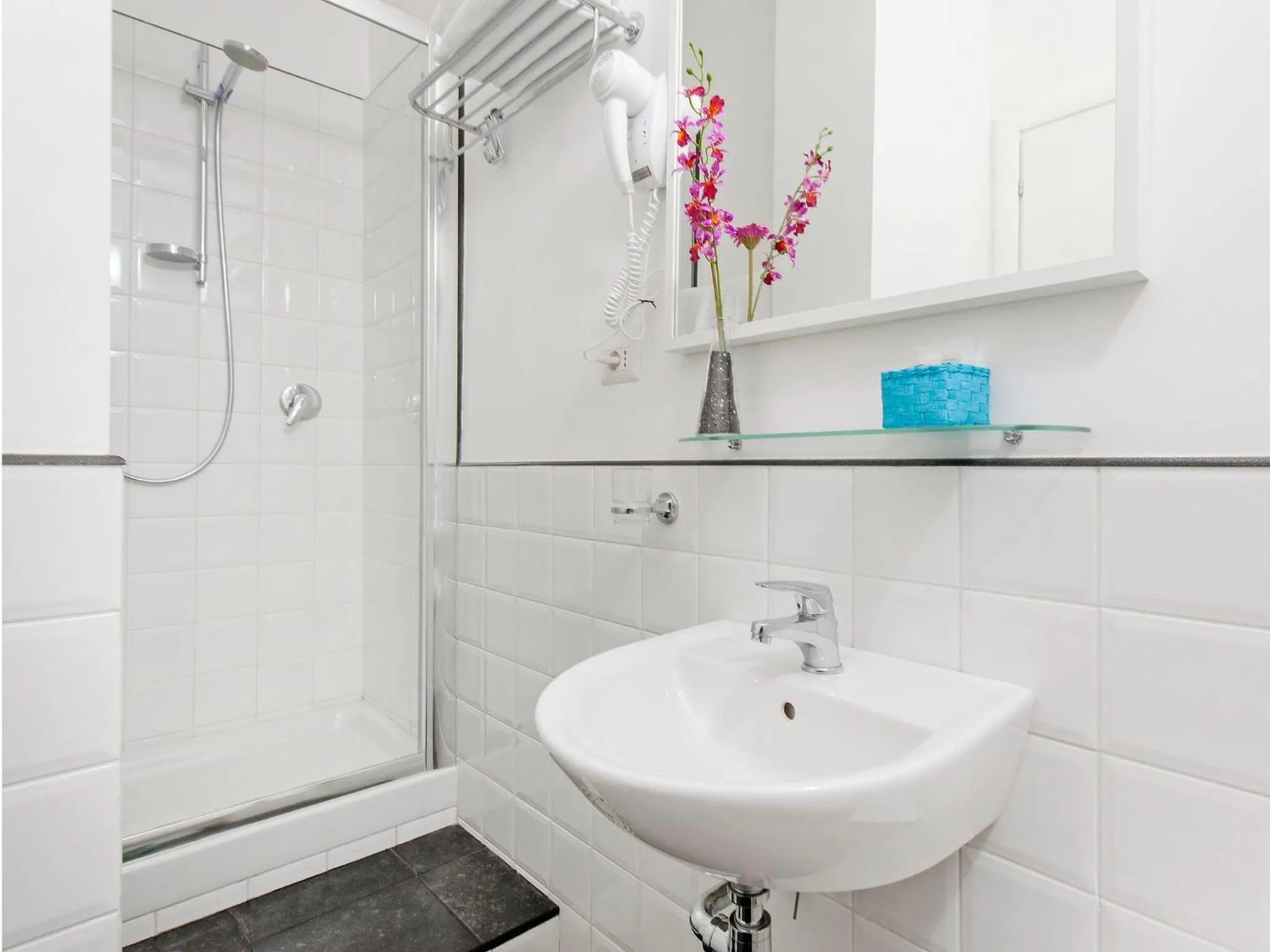 Bathroom in White Rooms Colosseo