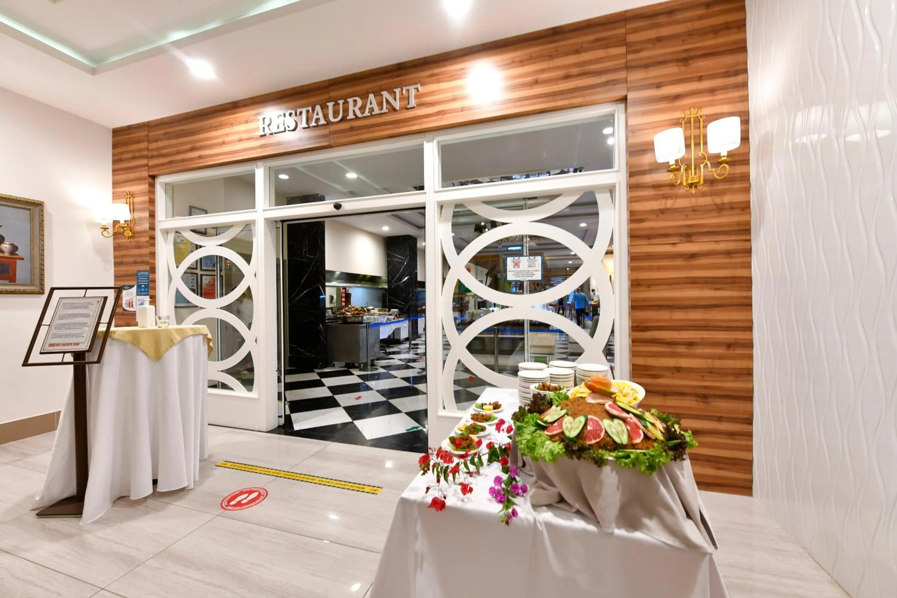 Royal Garden Beach Hotel