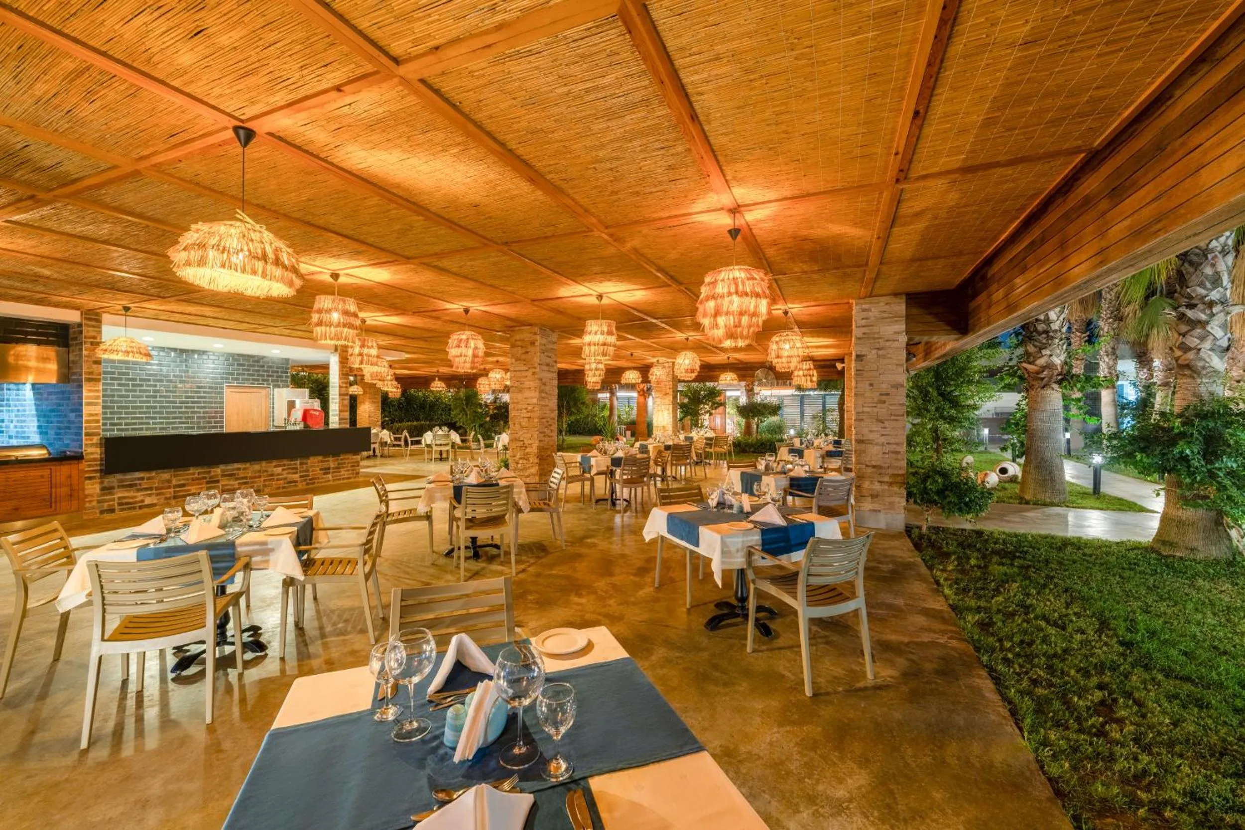 Royal Garden Beach Hotel