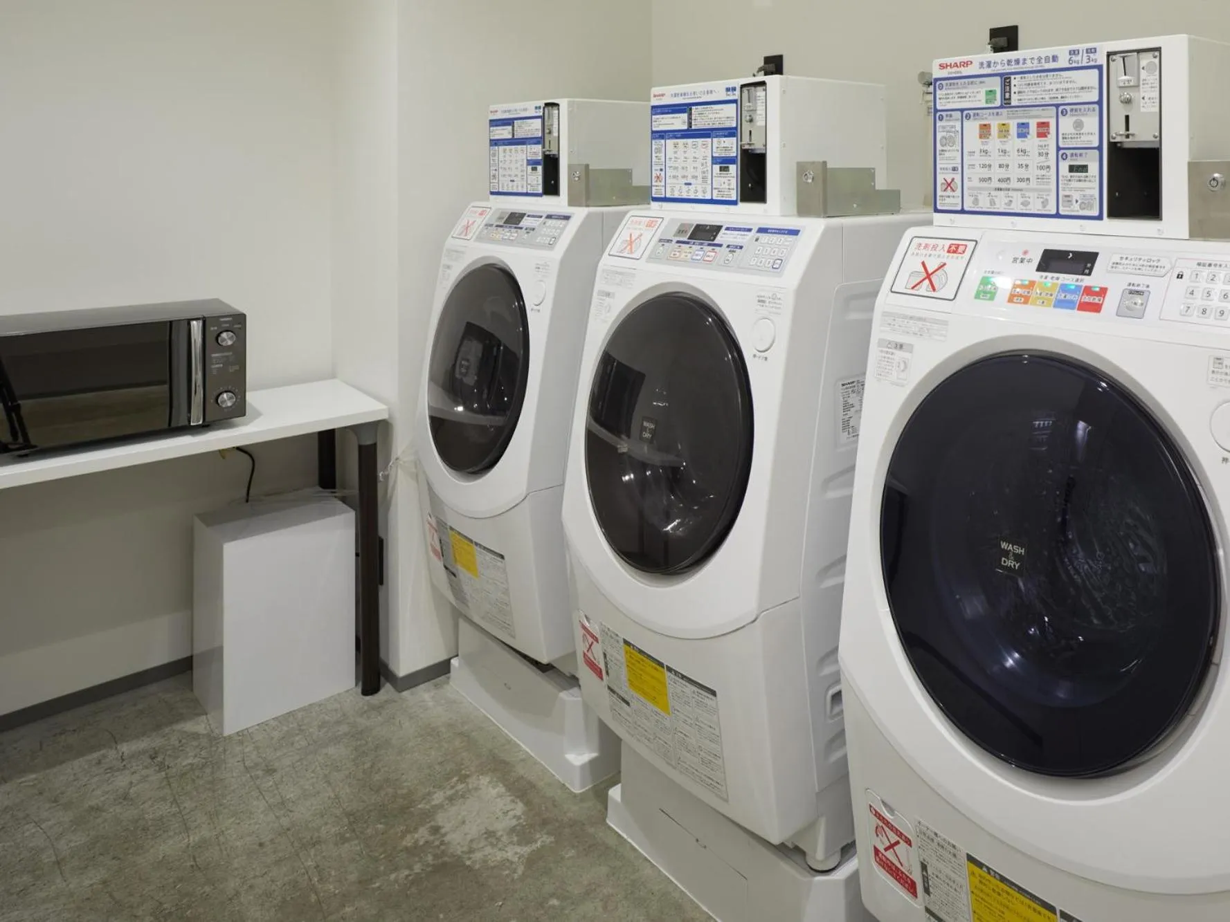 Area and facilities in LAMP LIGHT BOOKS HOTEL sapporo