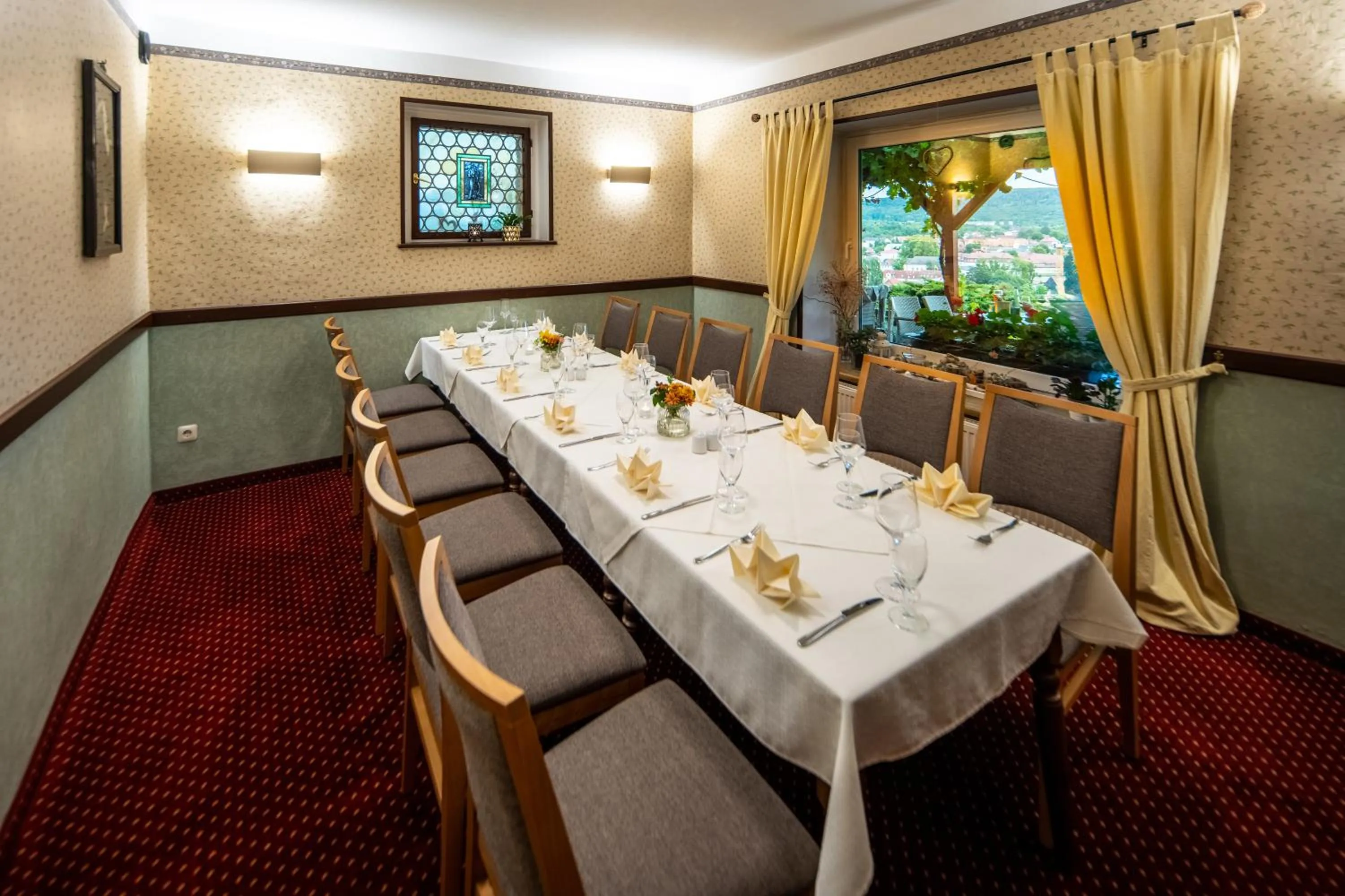 Restaurant/places to eat in Flair Hotel Villa Ilske