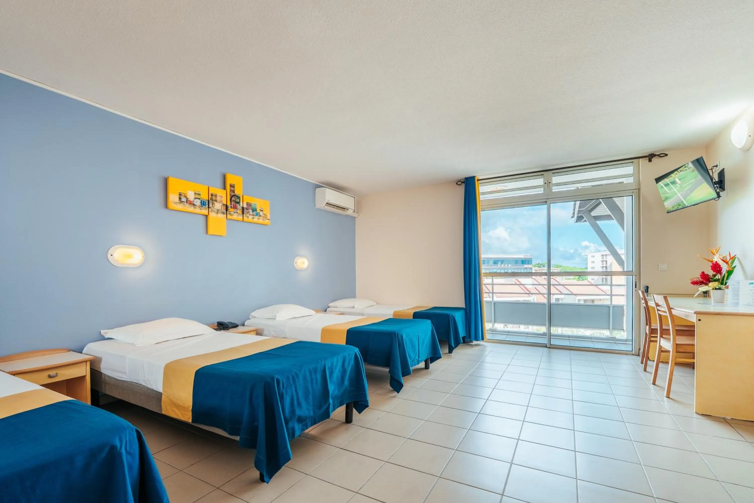 TV and multimedia, Bed in Centre International de Sejour