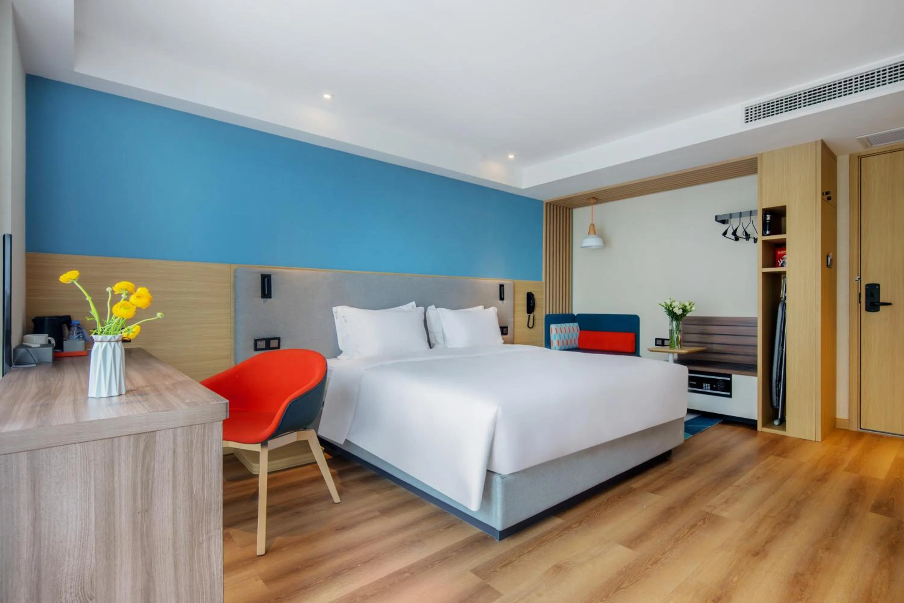 Photo of the whole room in Holiday Inn Express Changsha Shengfu by IHG