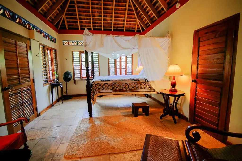 Photo of the whole room, Bed in Tingalaya's Retreat