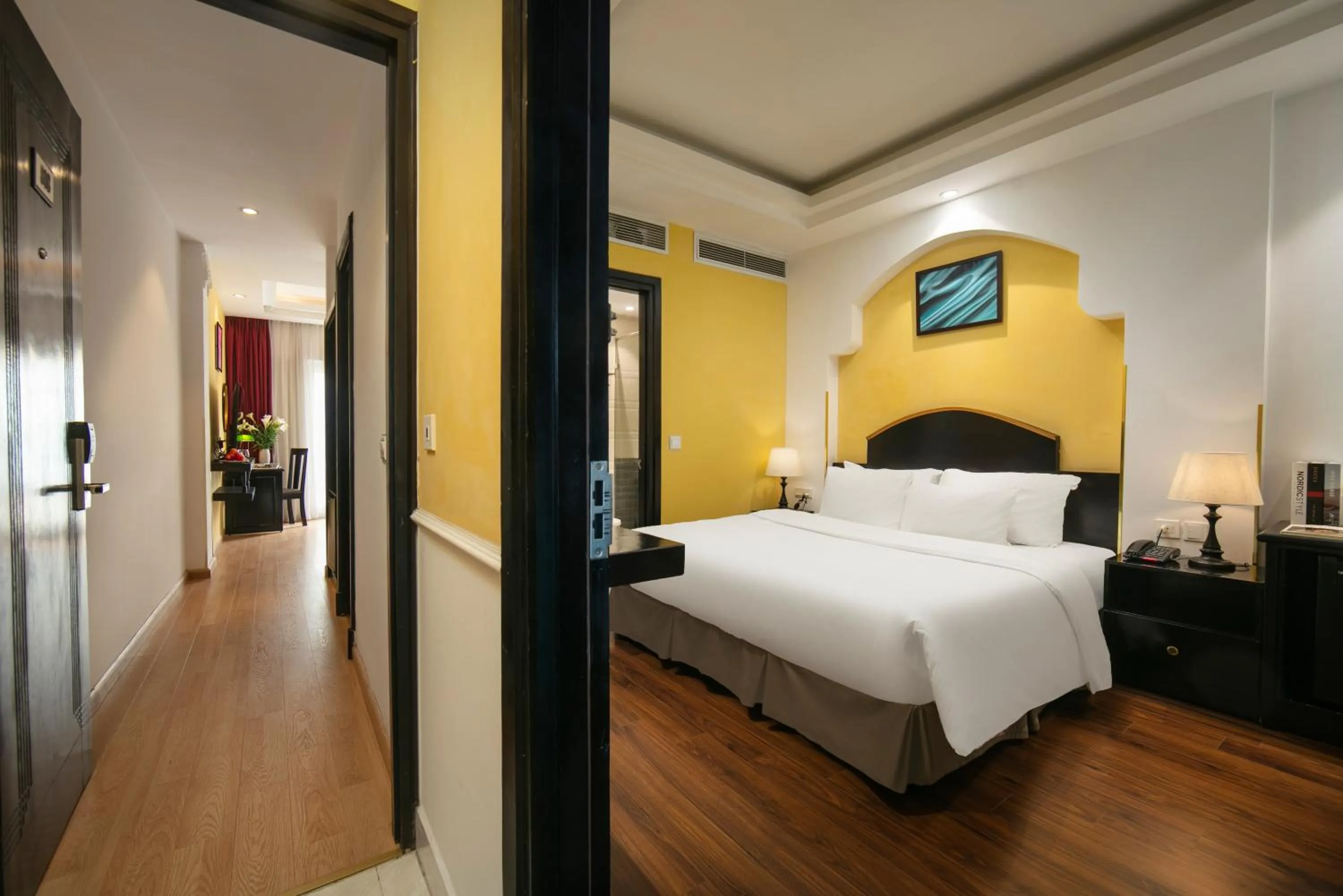 Living room, Bed in Kén Hotel by Connek