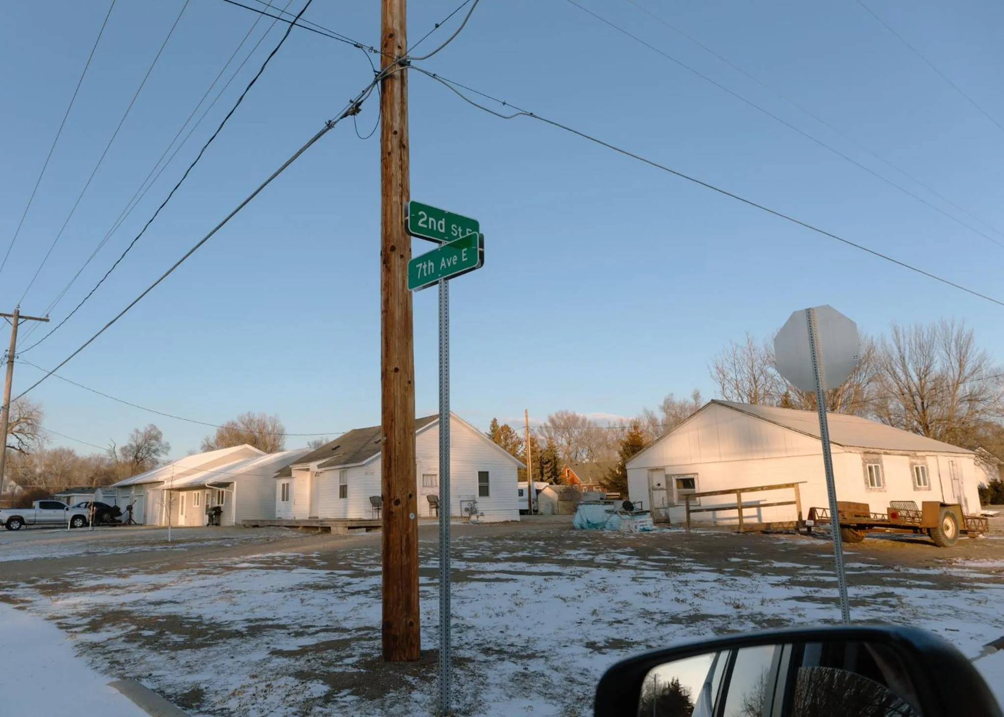Property building in East Side Motel & Cabins