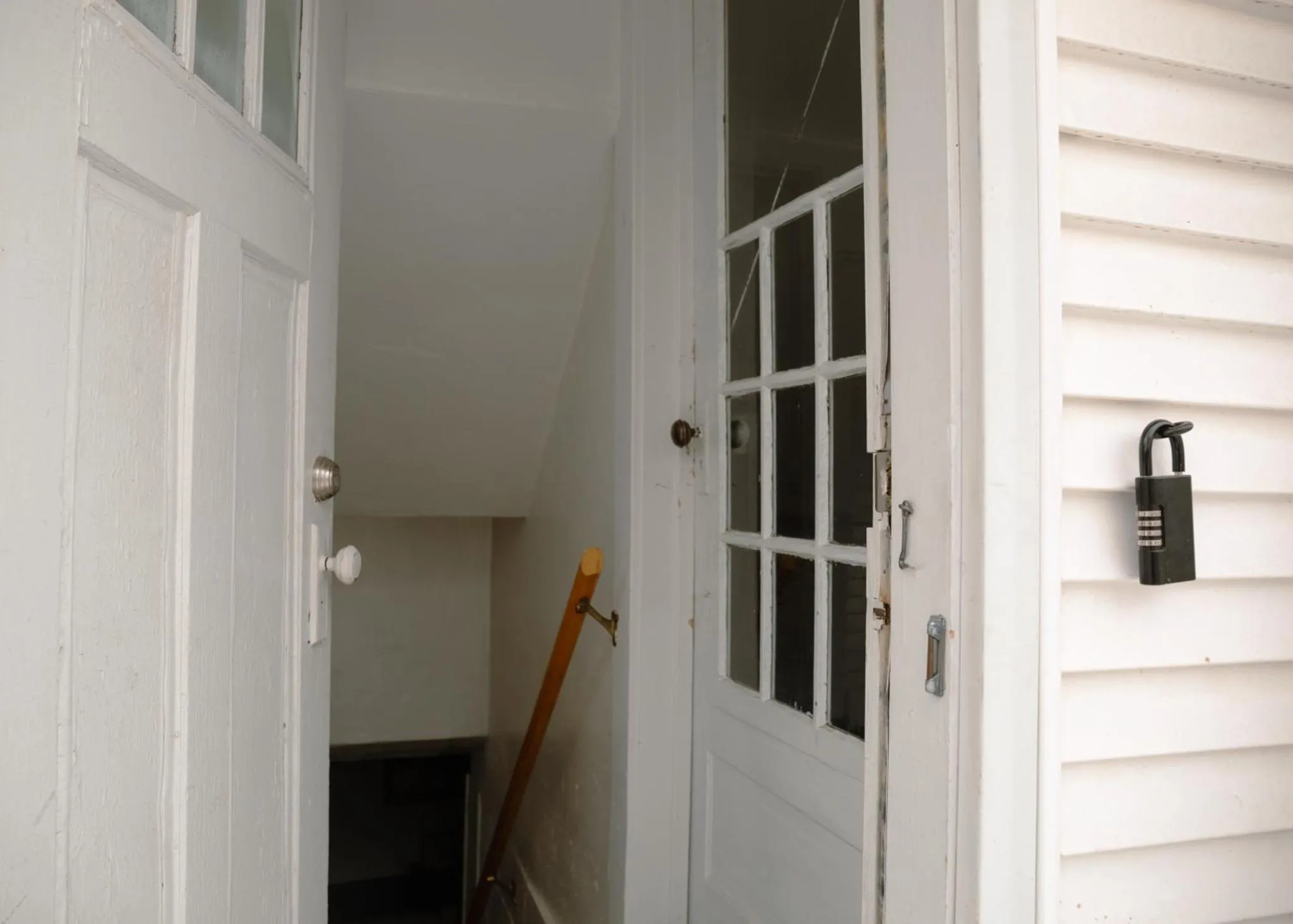 Property building in East Side Motel & Cabins