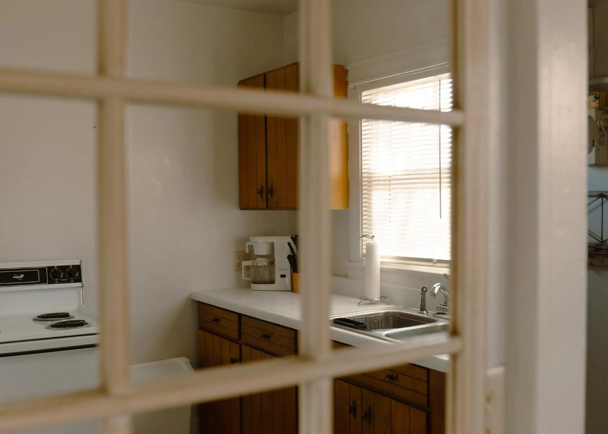 Coffee/tea facilities in East Side Motel & Cabins