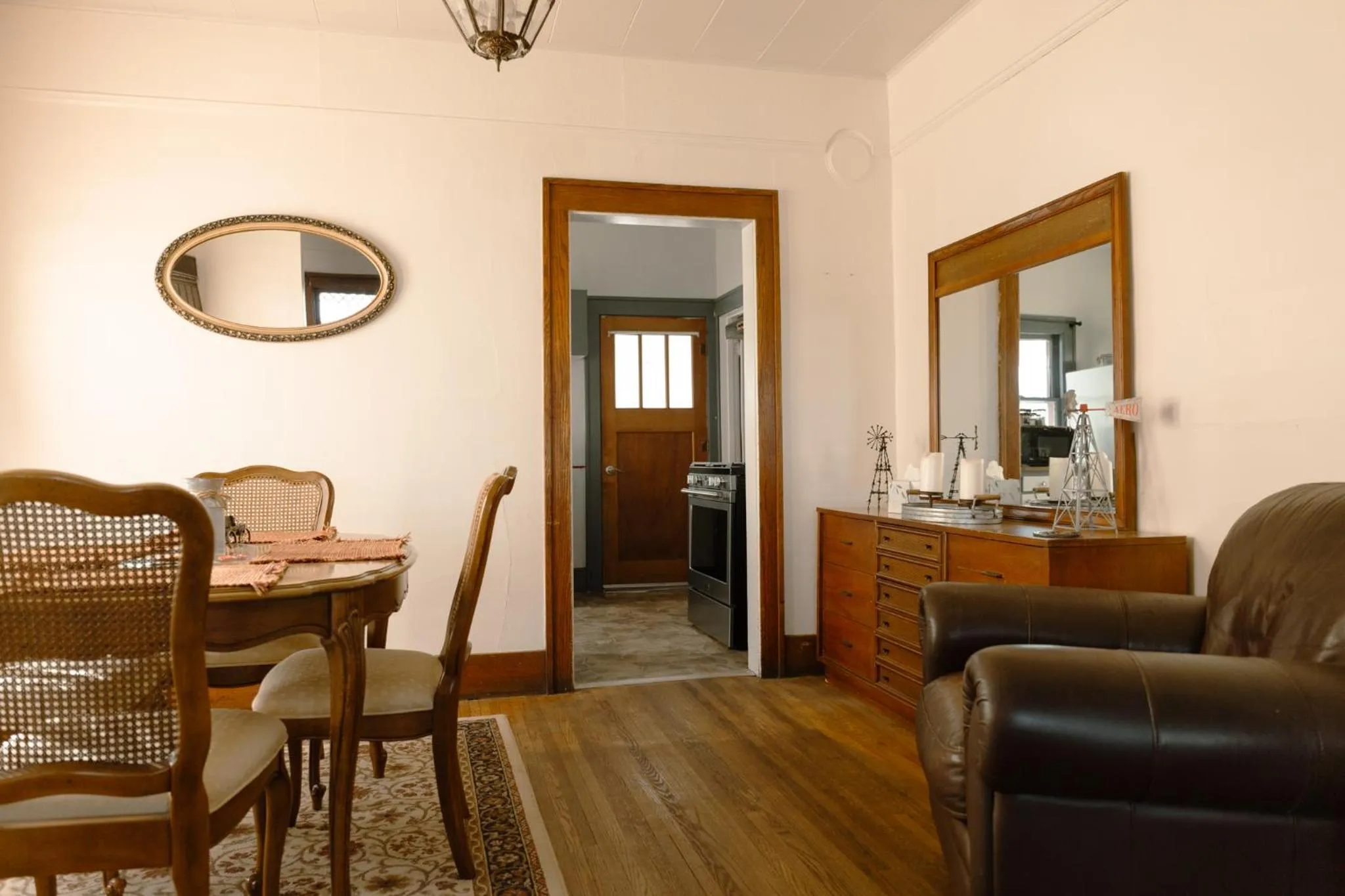 Dining area in East Side Motel & Cabins