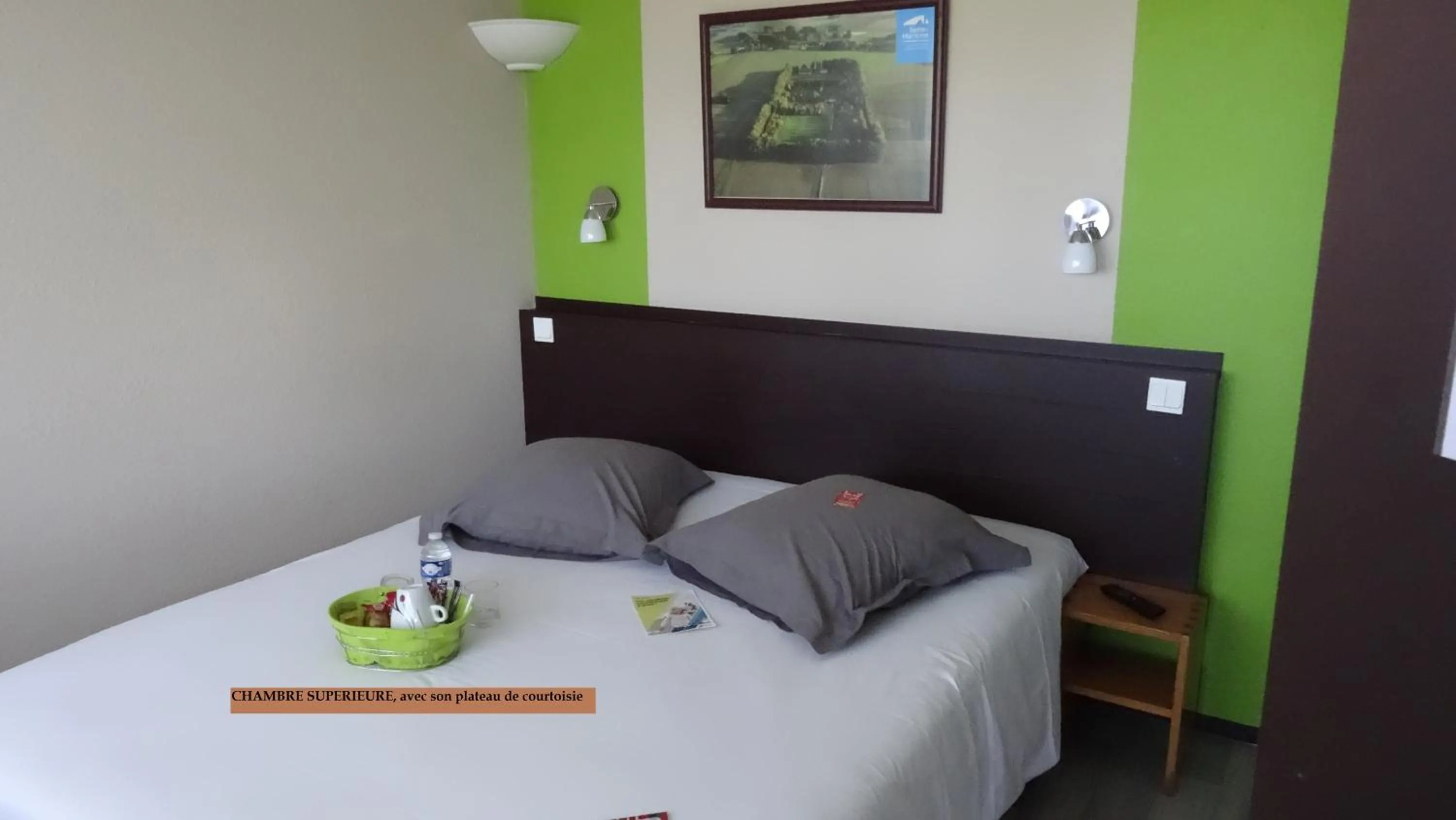 Photo of the whole room, Bed in Initial by balladins Dieppe