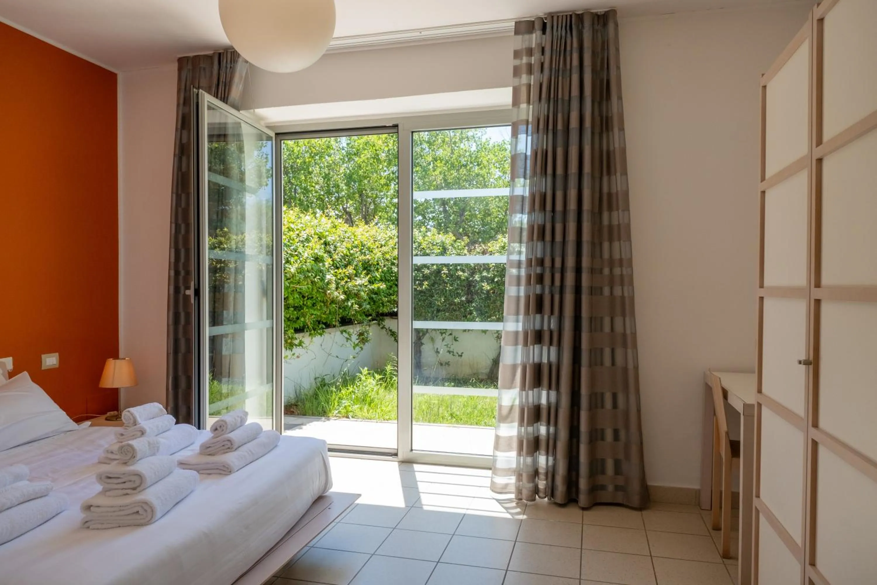 Bedroom, Bed in Solidago Residence