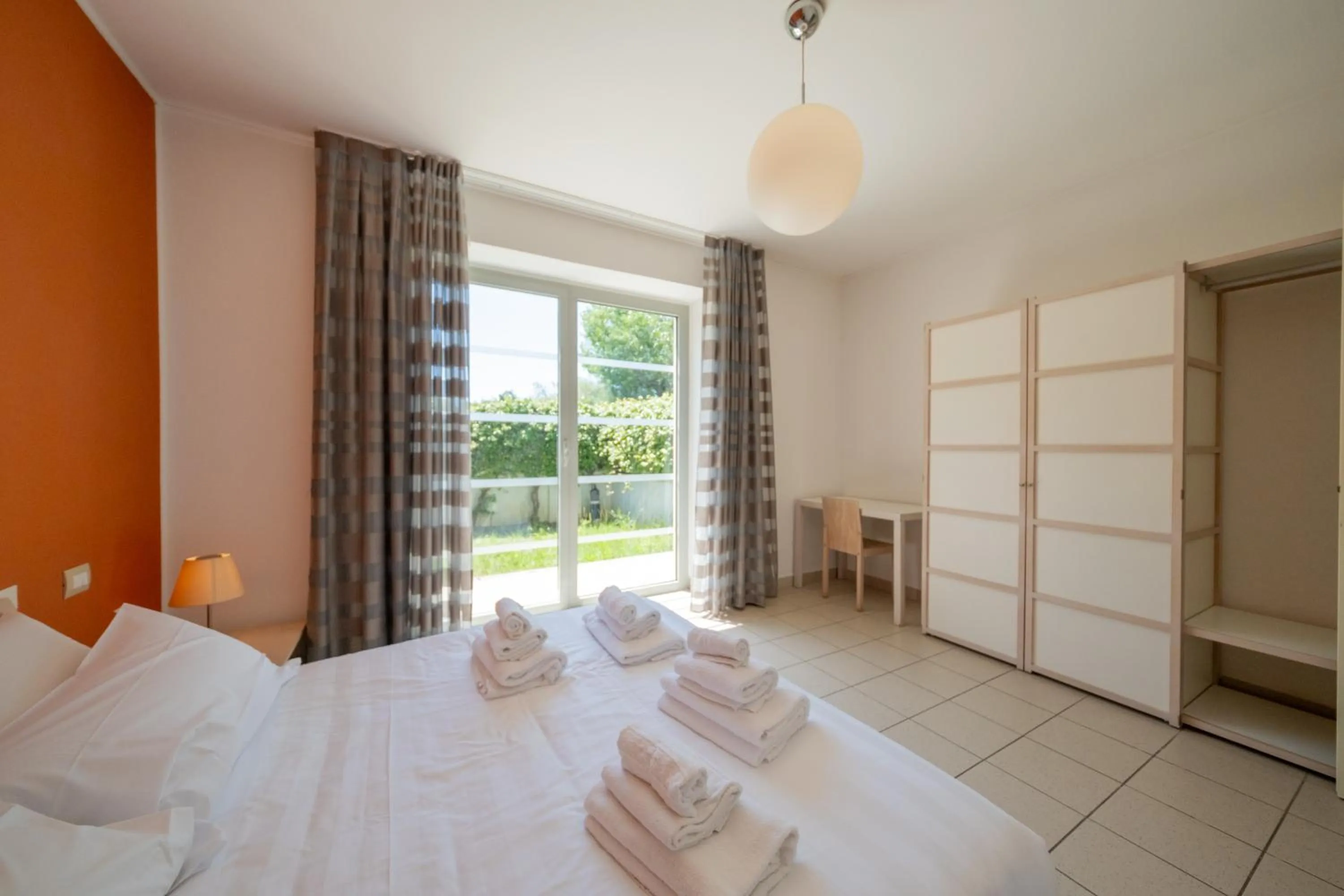 Bedroom, Bed in Solidago Residence