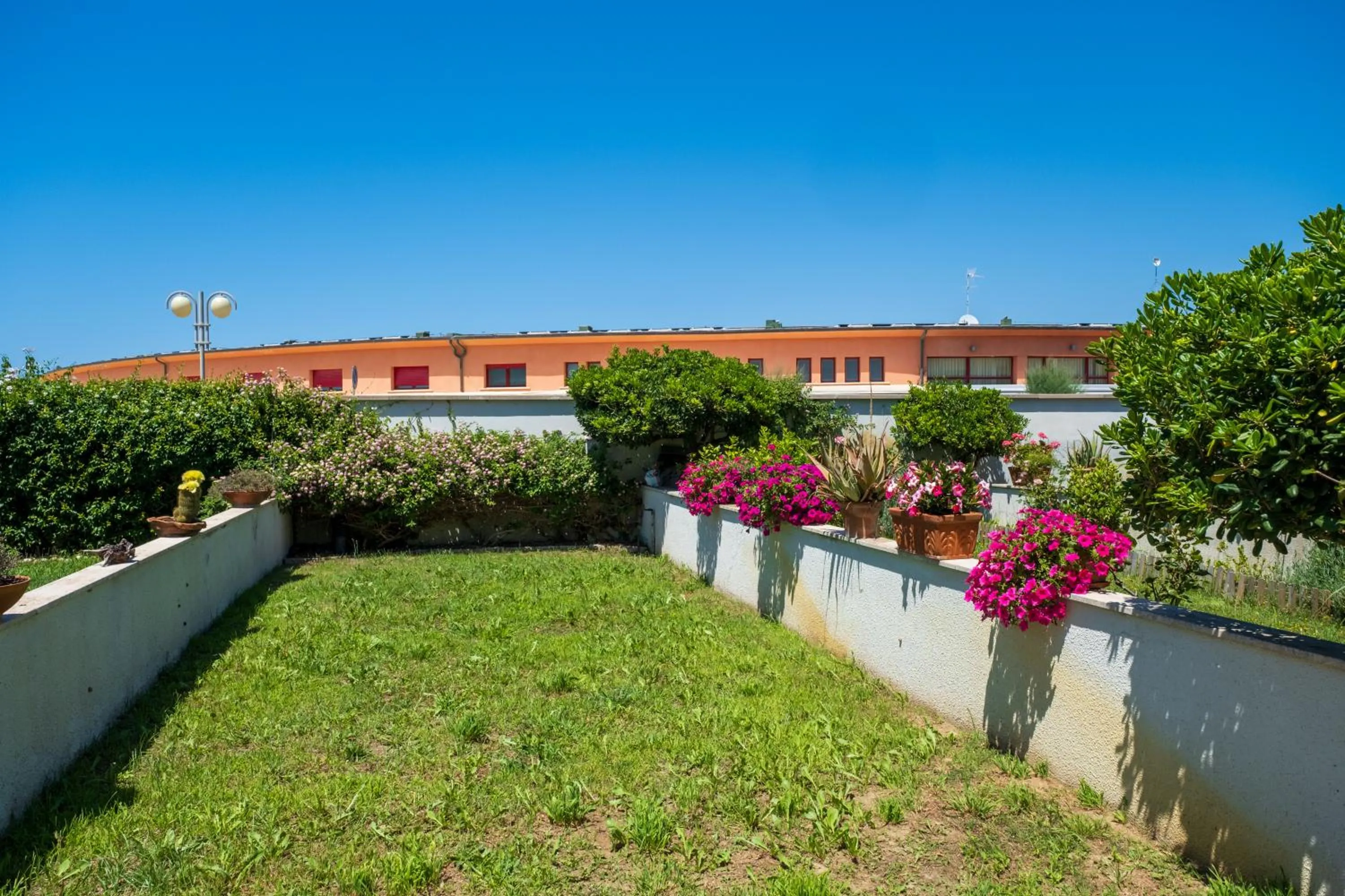 Garden in Solidago Residence