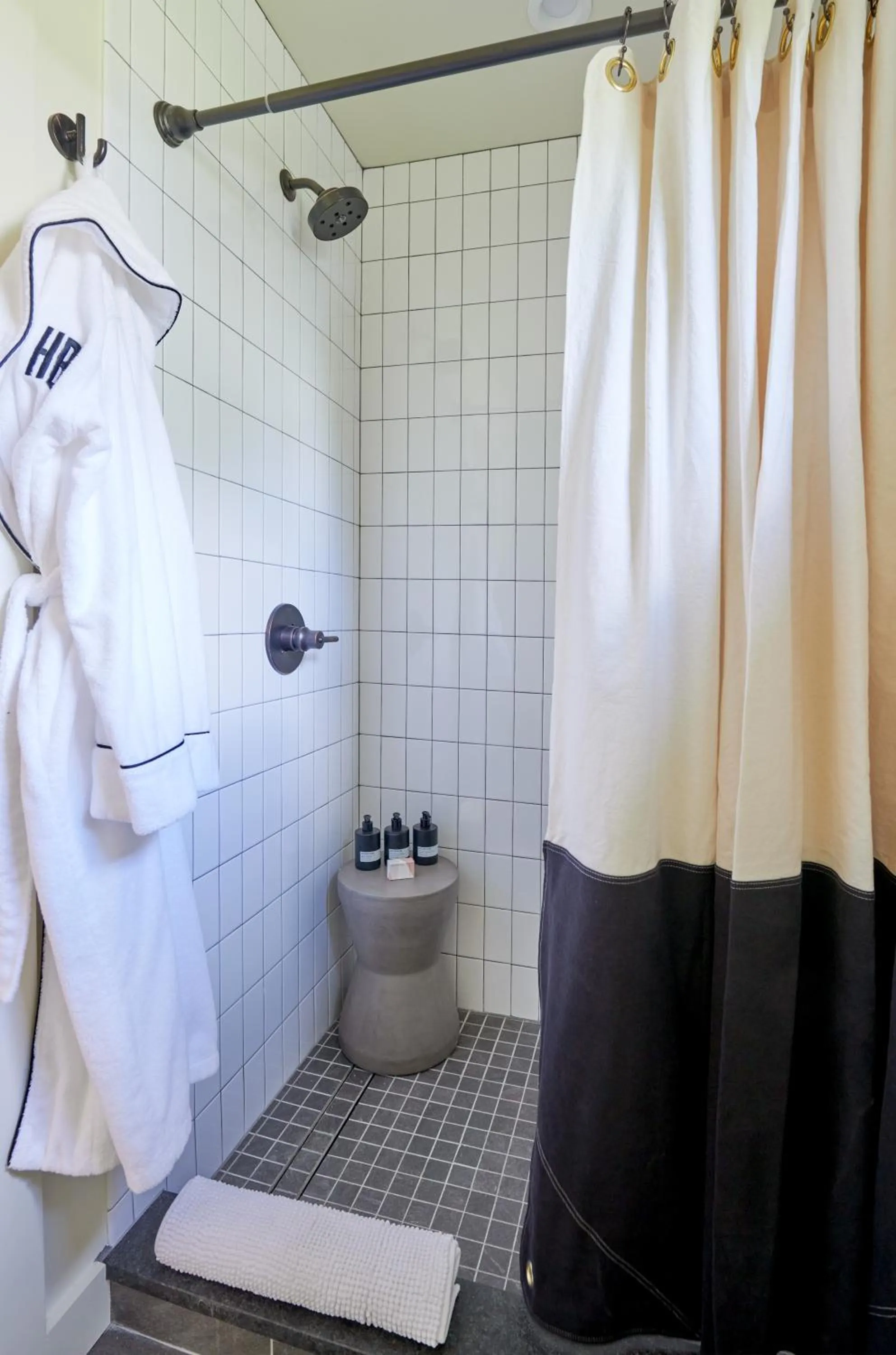 Shower in Hutton Brickyards Riverfront Hotel & Venue