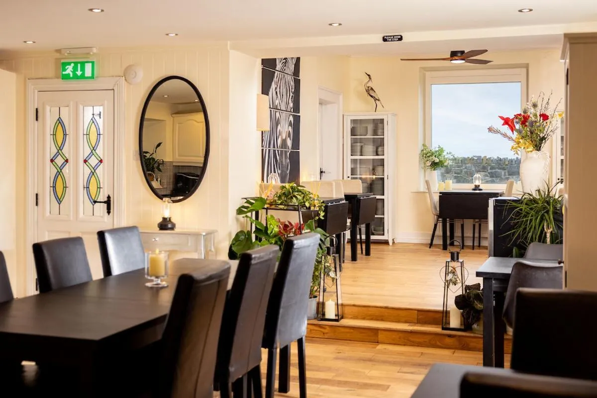 Dining area in Manse On The Beach