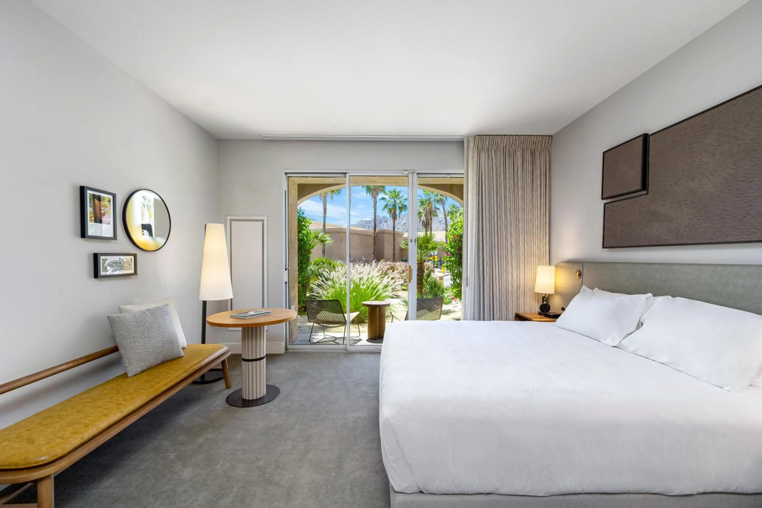 Bed in Grand Hyatt Indian Wells Resort & Villas