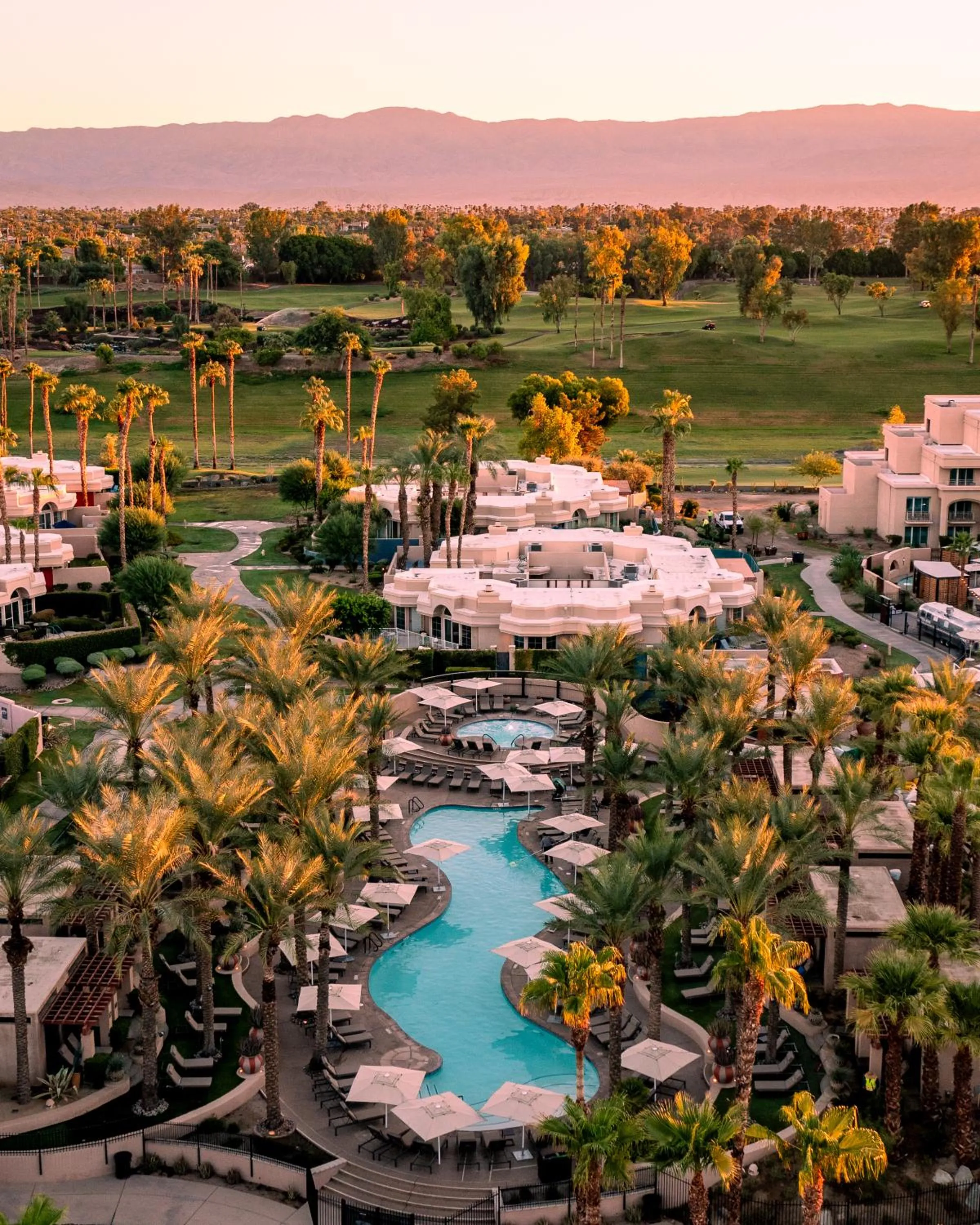 Swimming pool in Grand Hyatt Indian Wells Resort & Villas