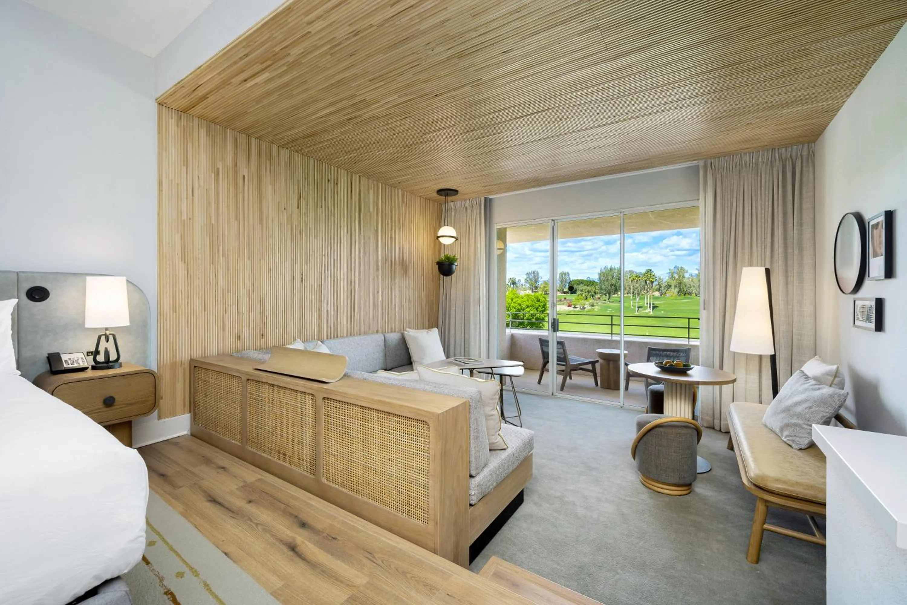 Bed in Grand Hyatt Indian Wells Resort & Villas