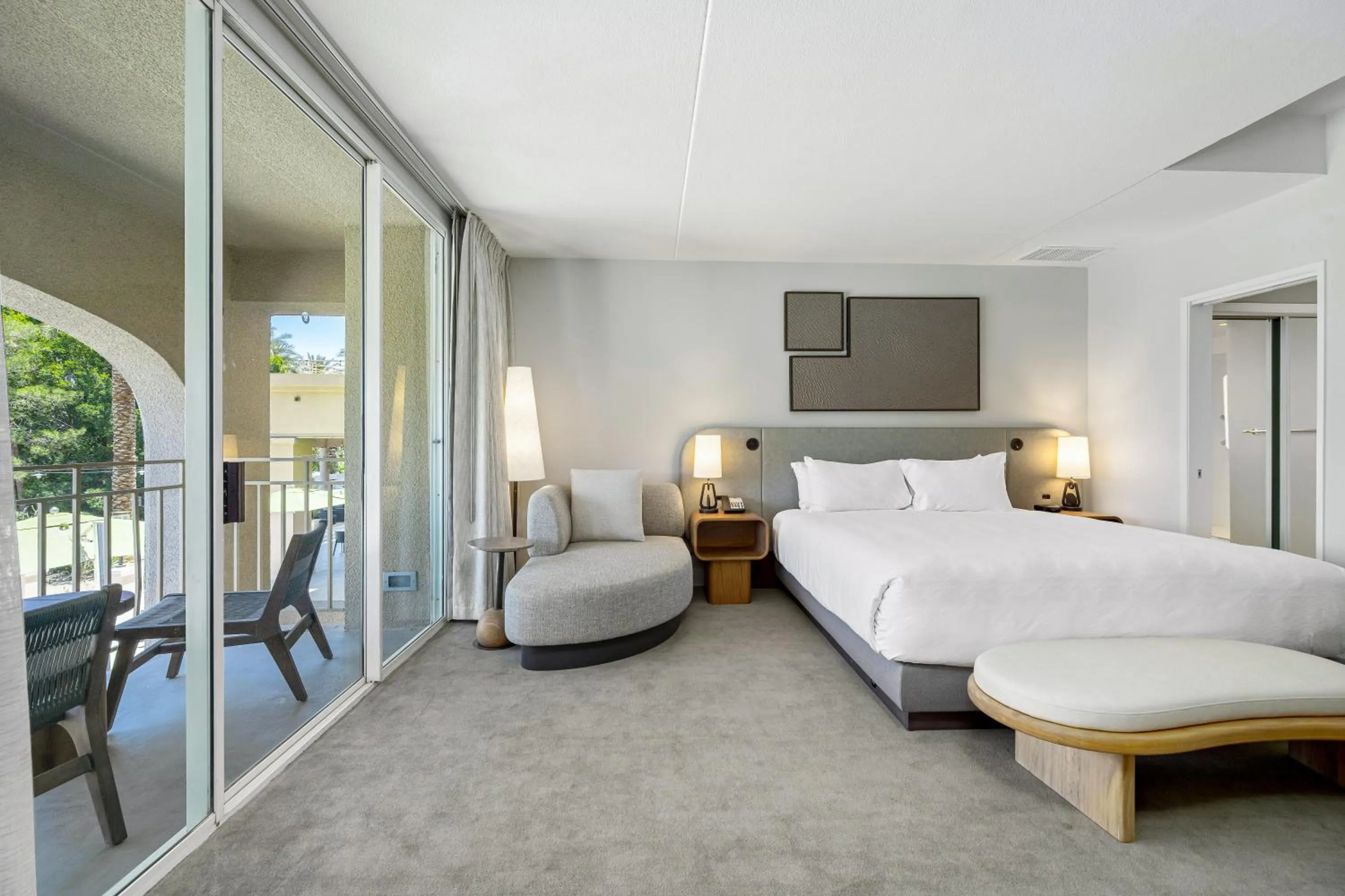 Bed in Grand Hyatt Indian Wells Resort & Villas