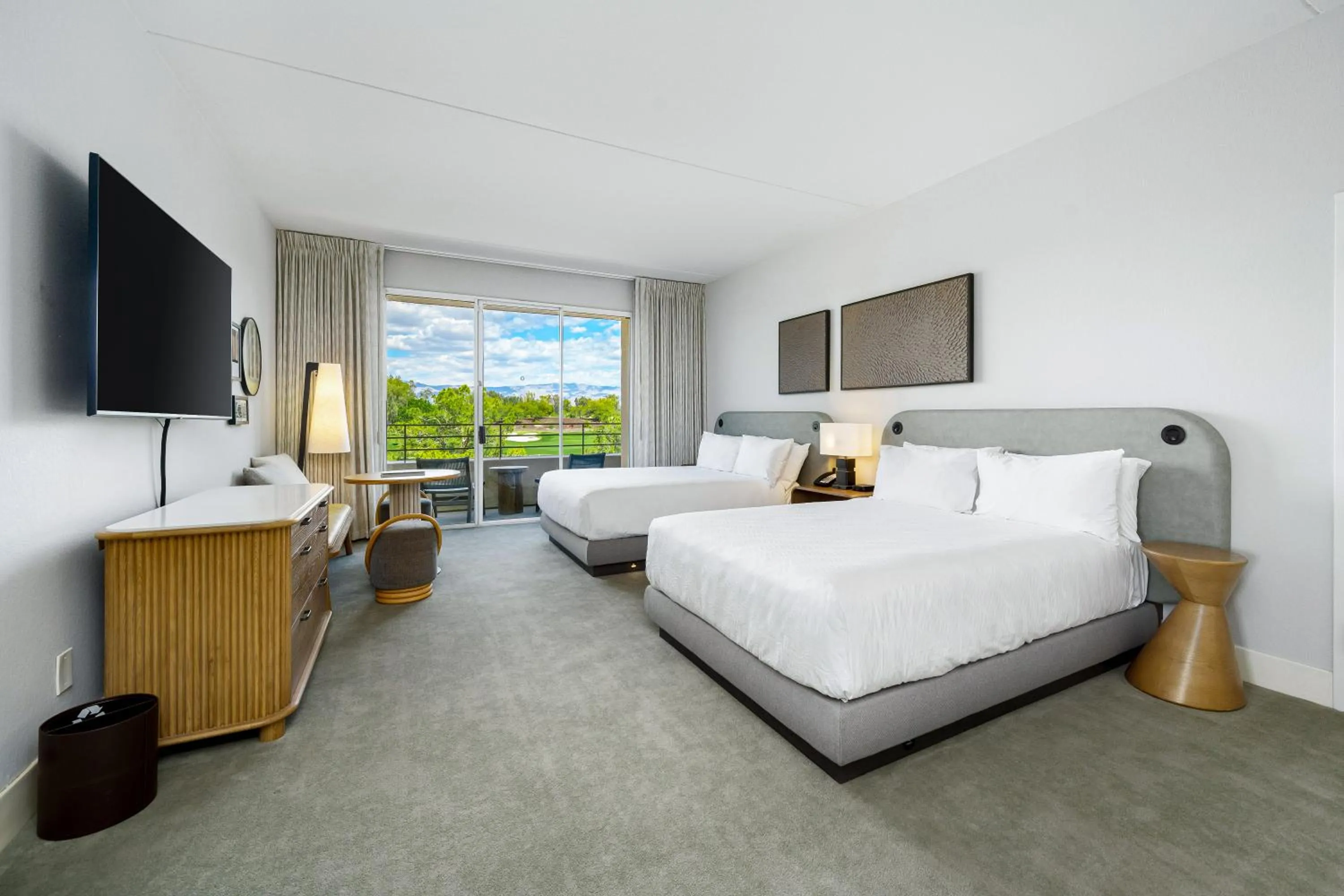 Bed in Grand Hyatt Indian Wells Resort & Villas