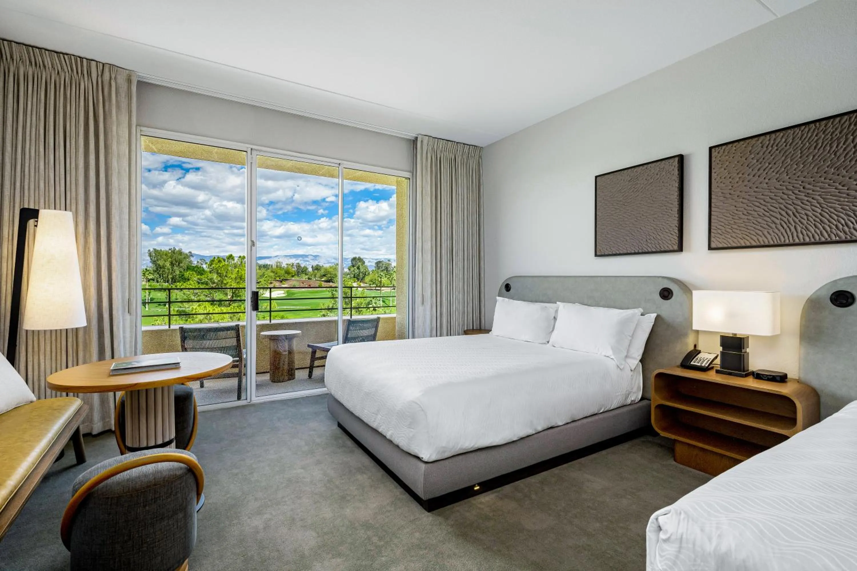 Bed in Grand Hyatt Indian Wells Resort & Villas